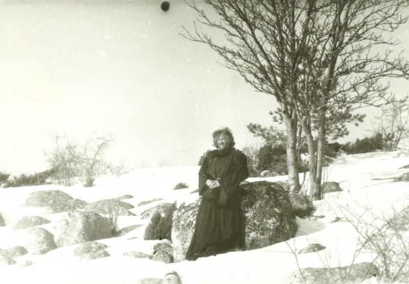 Filmivõtetel Mohni saarel. Pastor Krollii osatäitja Guido Kangur - Foto Kadi Talpsepp