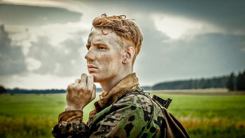 Hendrik Toompere jr mängufilmis 1944 - Foto Andres Teiss - Taska Film, Matila Röhr Productions