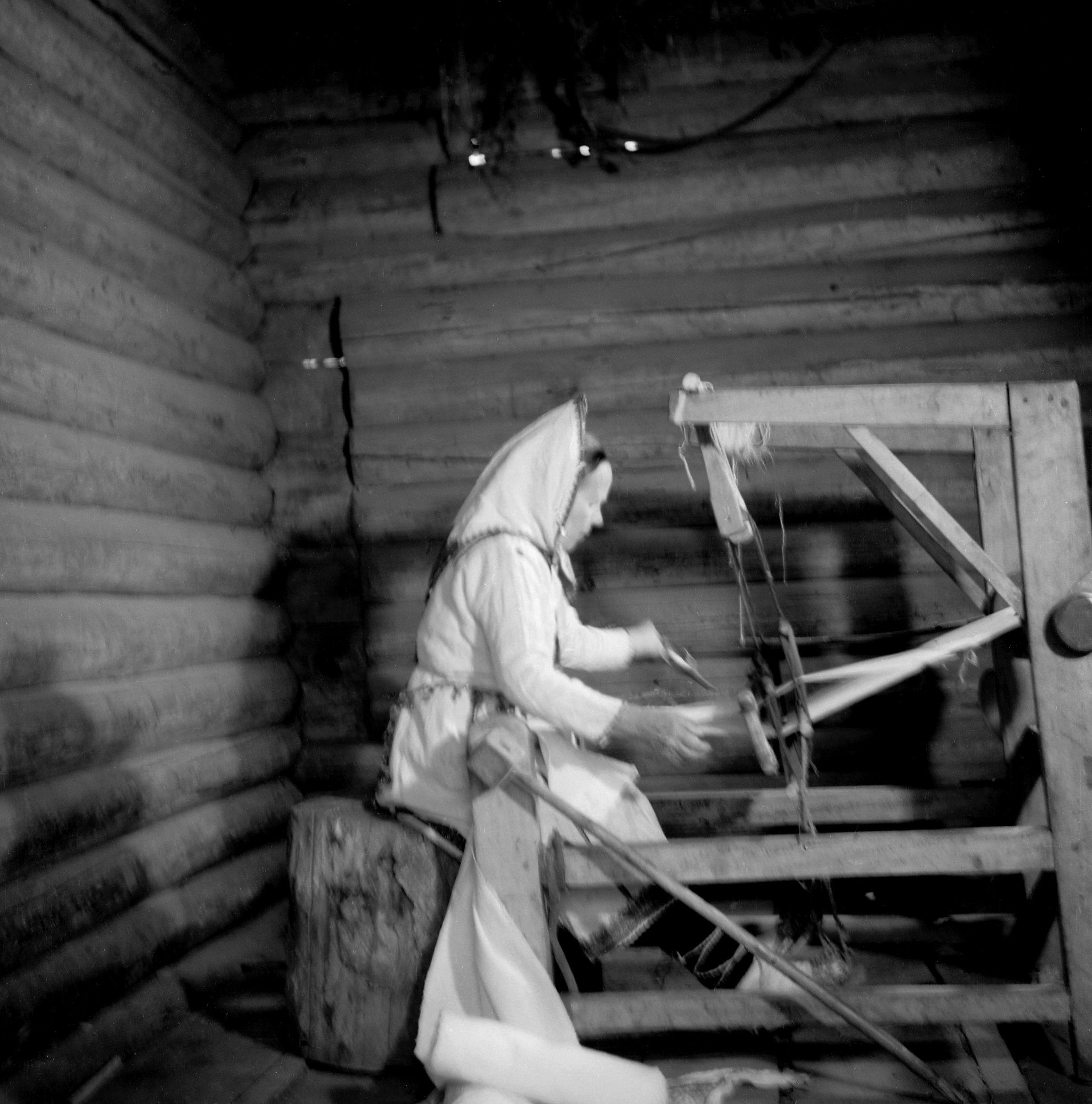 Filmivõtetel Mari külas – Foto Tõnu Seilenthal