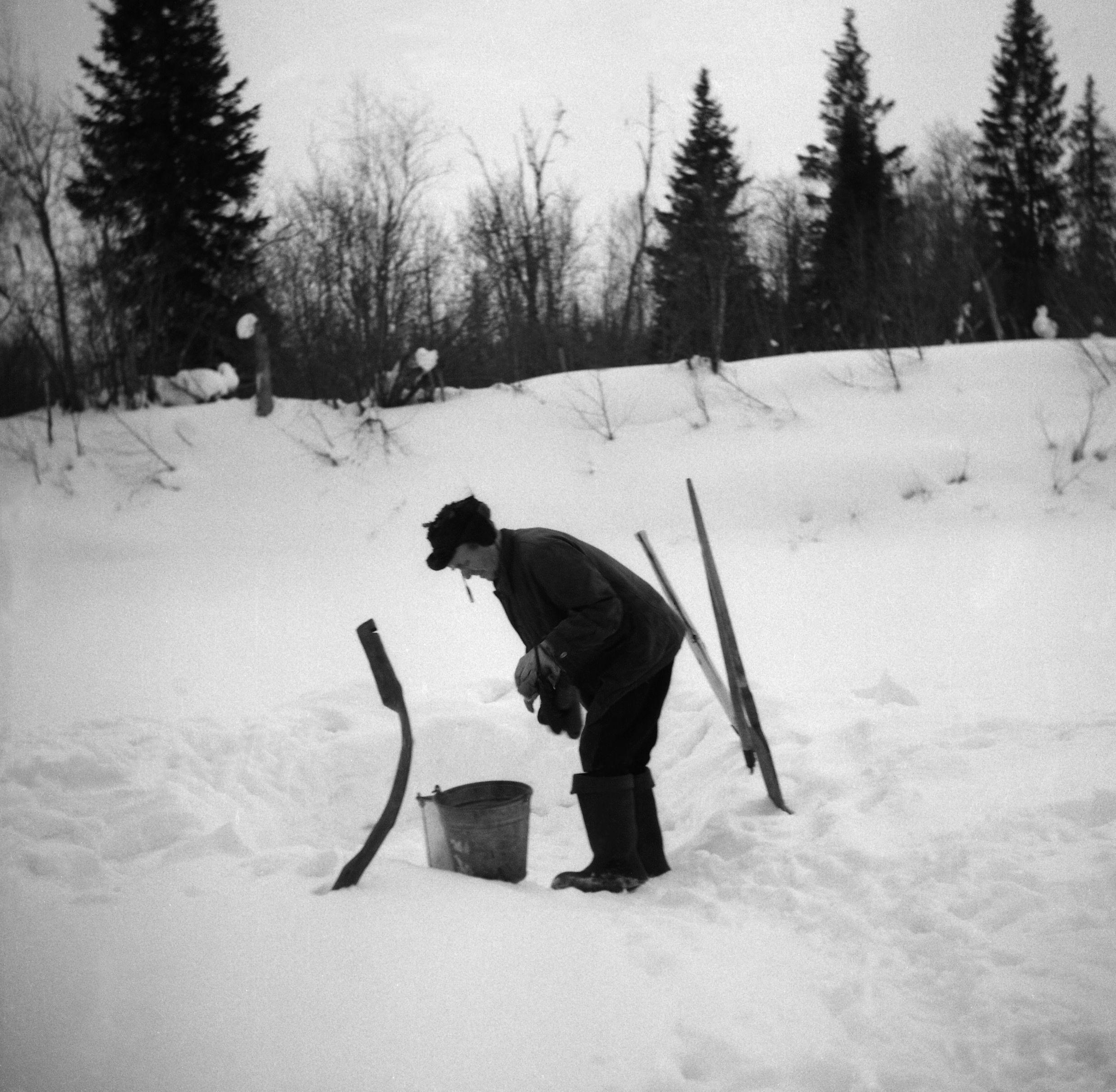 Filmivõtetel Komis - Foto Tõnu Seilenthal