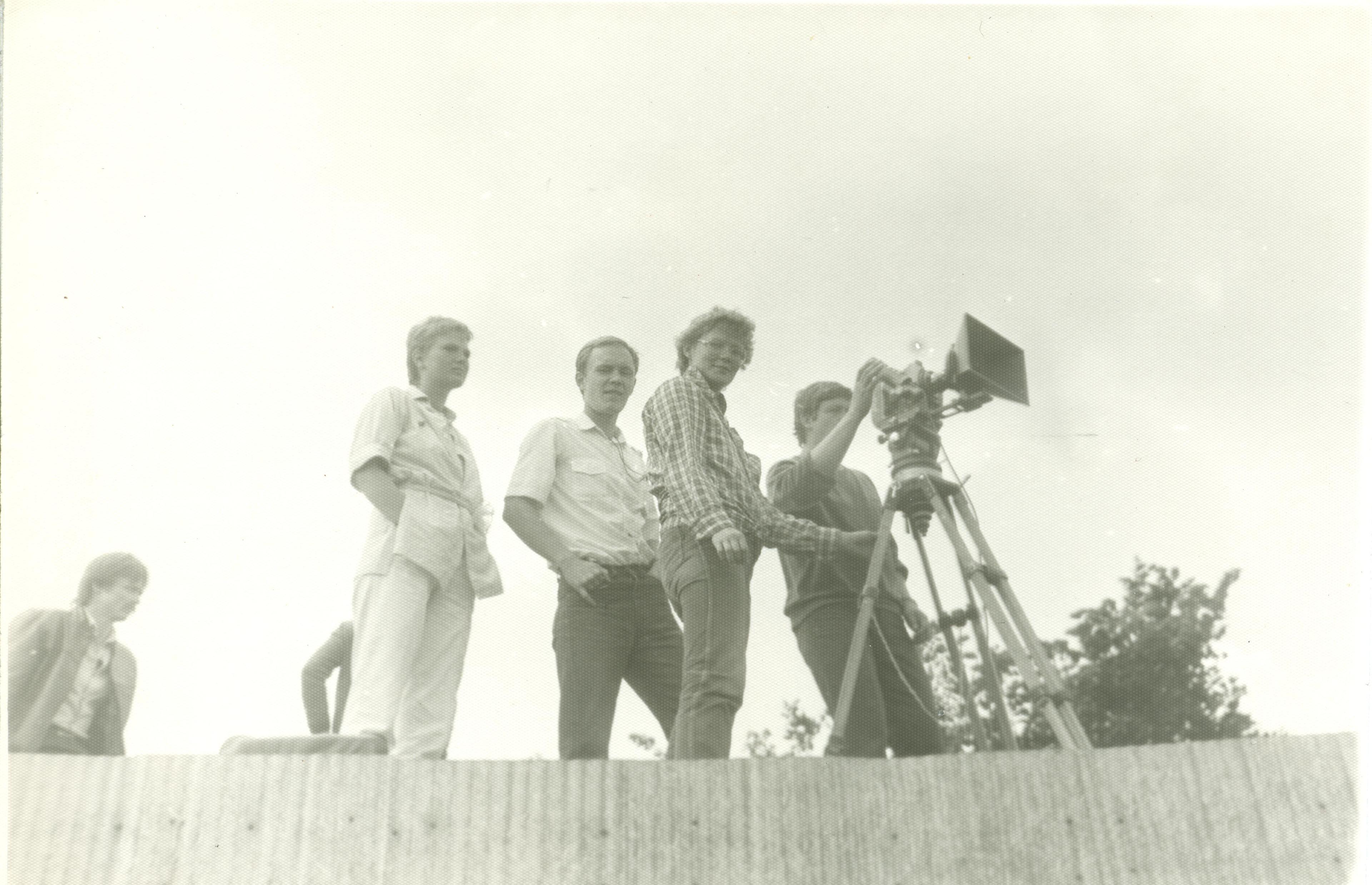 Filmivõtetel Ontikal. Režissööri abi Karin Kuuskmäe, helioperaatori assistent Kadi Talpsepp, operaator Valeri Blinov - Foto Kadi Talpsepp