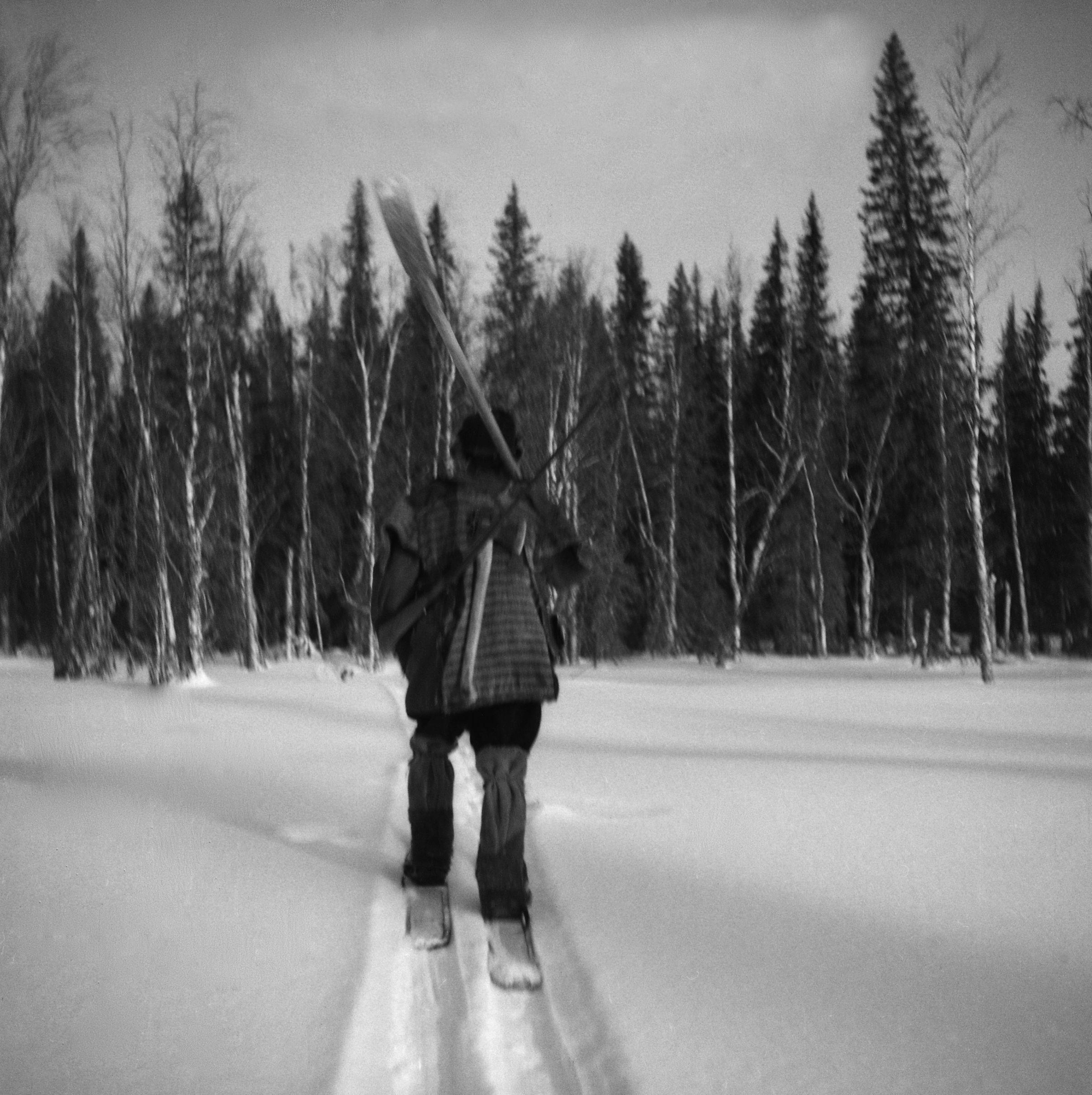 Filmivõtetel Komis - Foto Tõnu Seilenthal