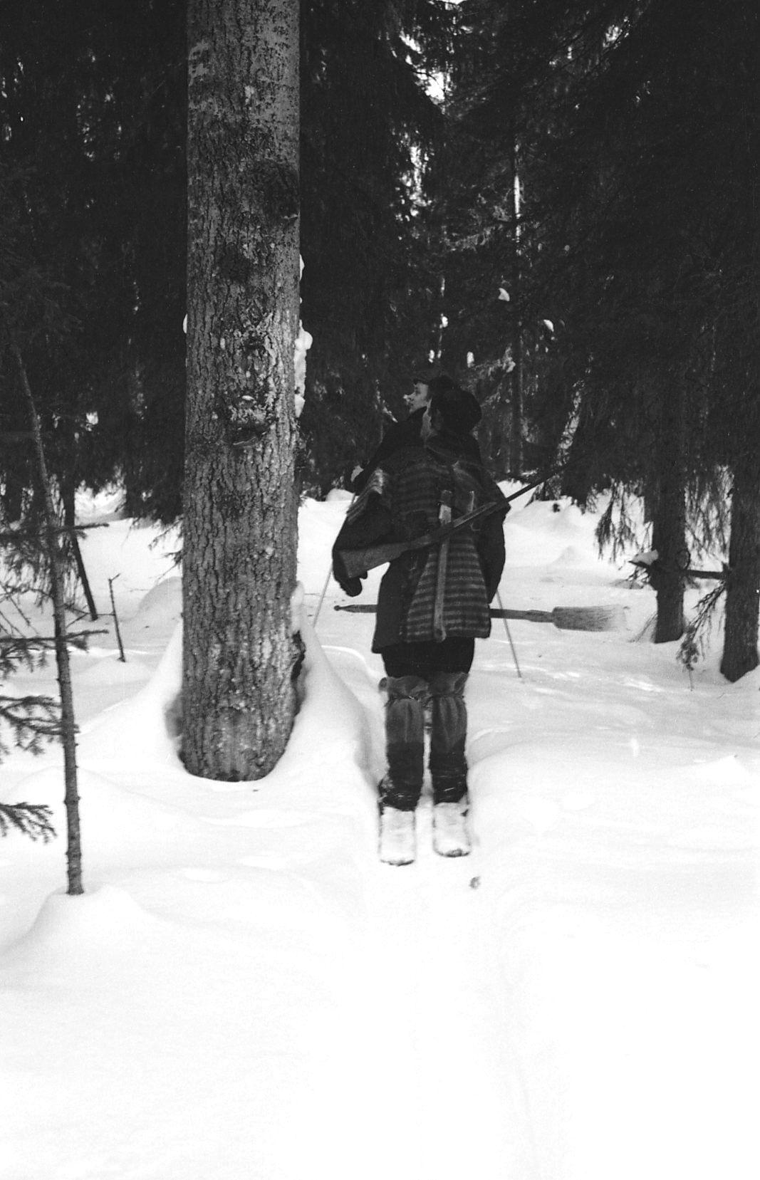 Filmivõtetel Komis - Foto Tõnu Seilenthal