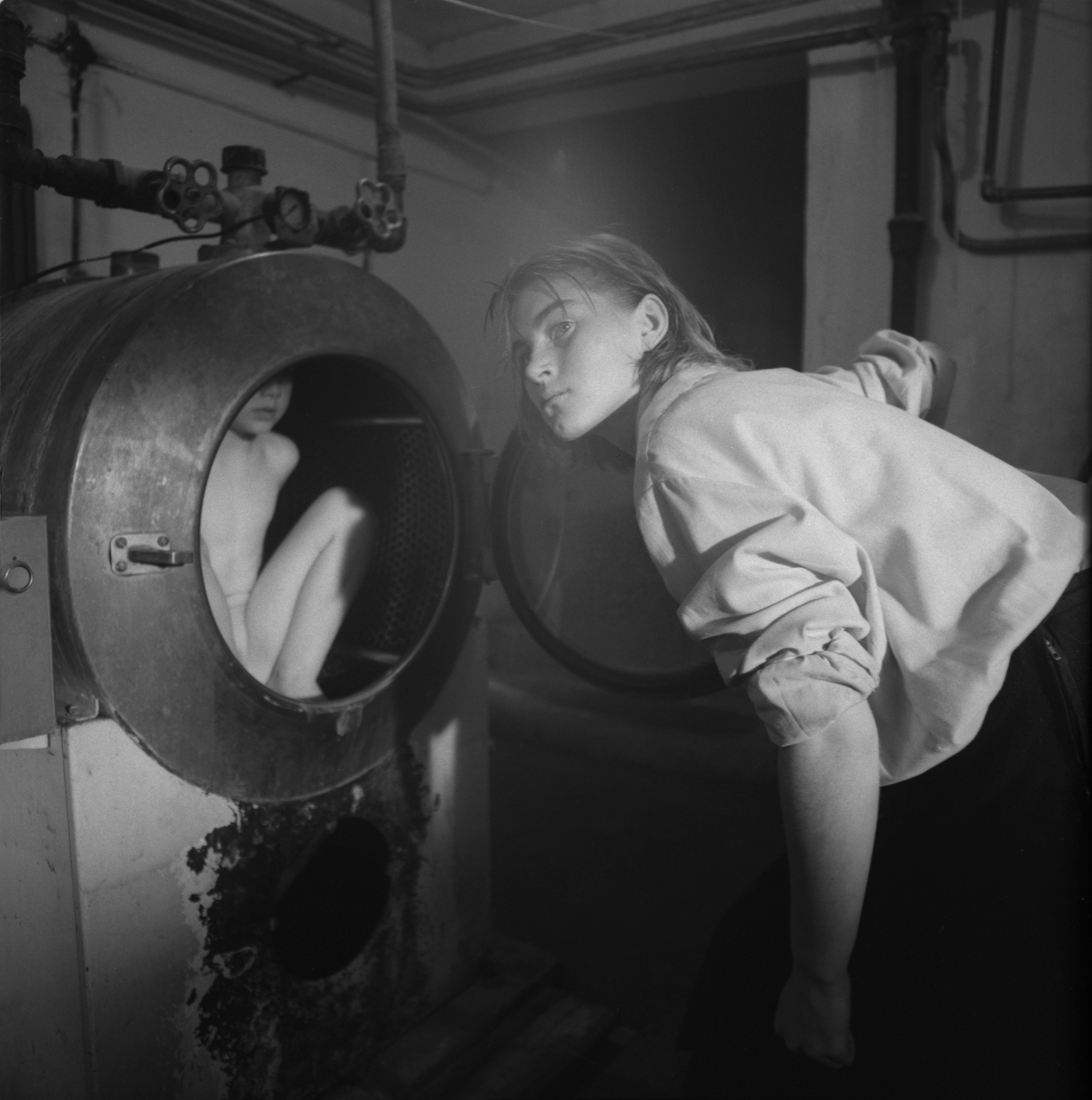 Mängufilm „Nimed marmortahvlil“ (2002) - Kostüümikunstnik Eugen Tamberg  - Foto Ago Ruus - Mare Raidma kogu
