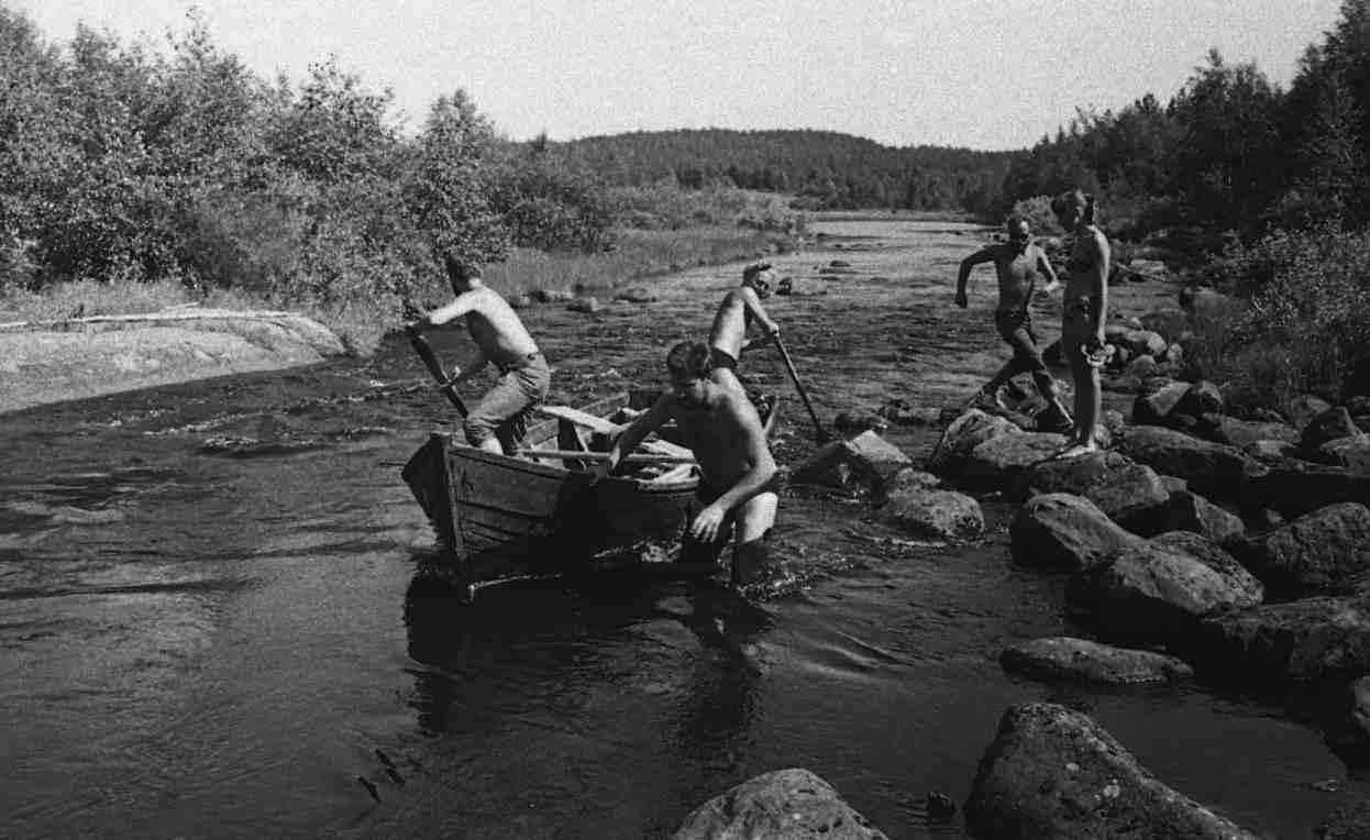Veelinnurahvas (1970) filmivõtetel - Foto Enn Putnik
