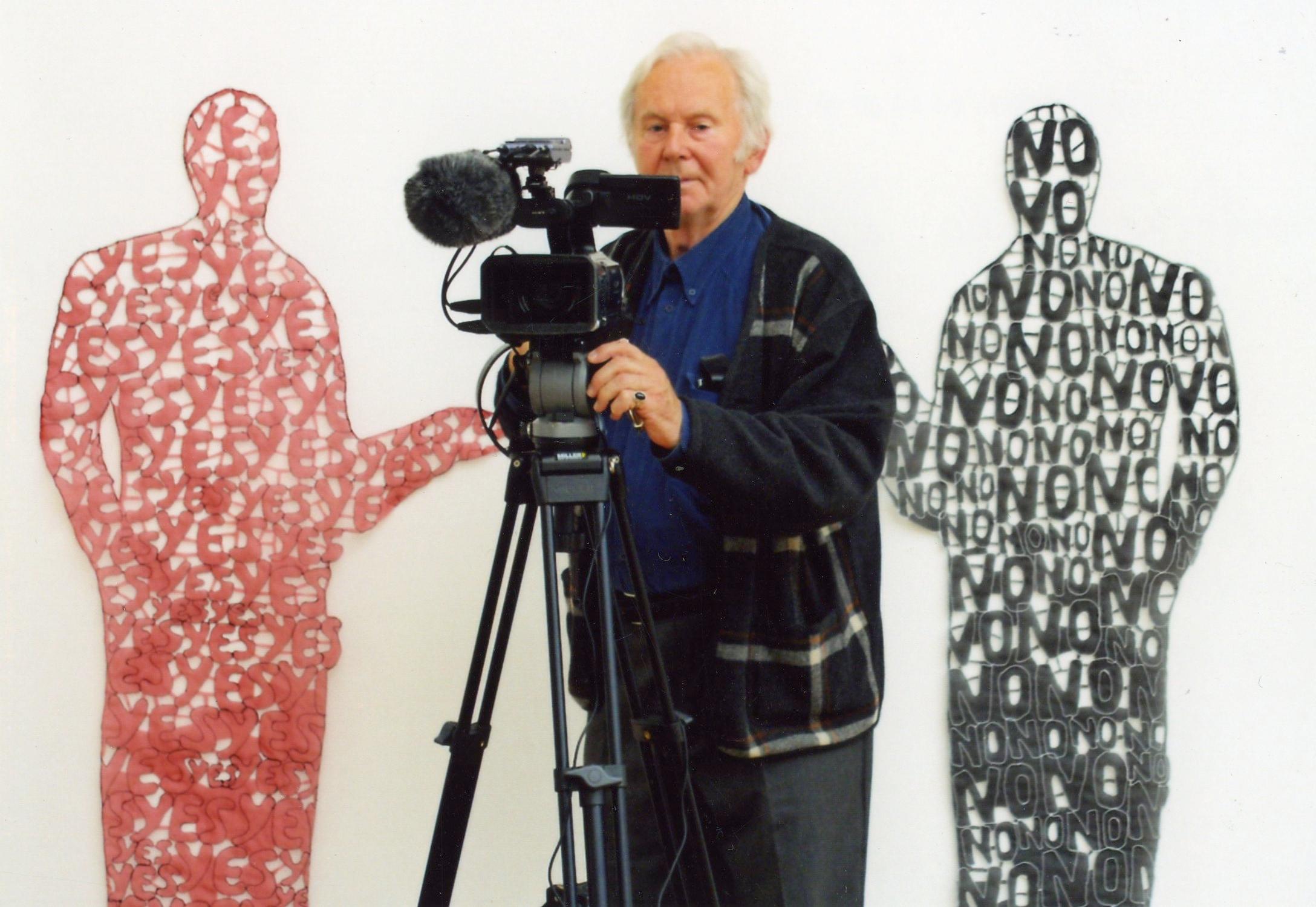 Rein Raamat Eesti Kunstnike Liidu aastanäituse Vastandumised avamisel (2010) 