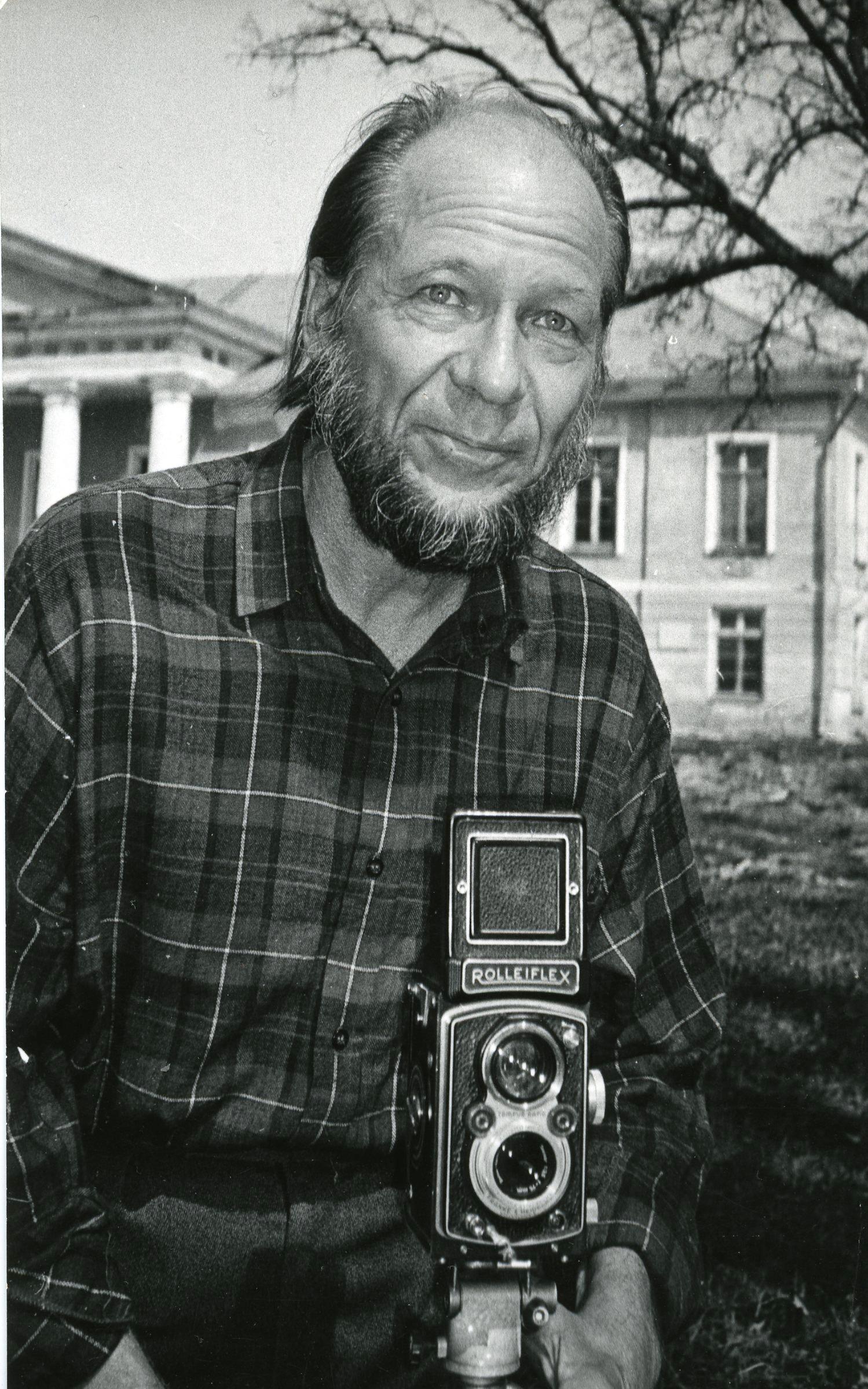 Peeter Tooming pildistamas Aruküla mõisas 1996 - Foto Peeter Ülevain 