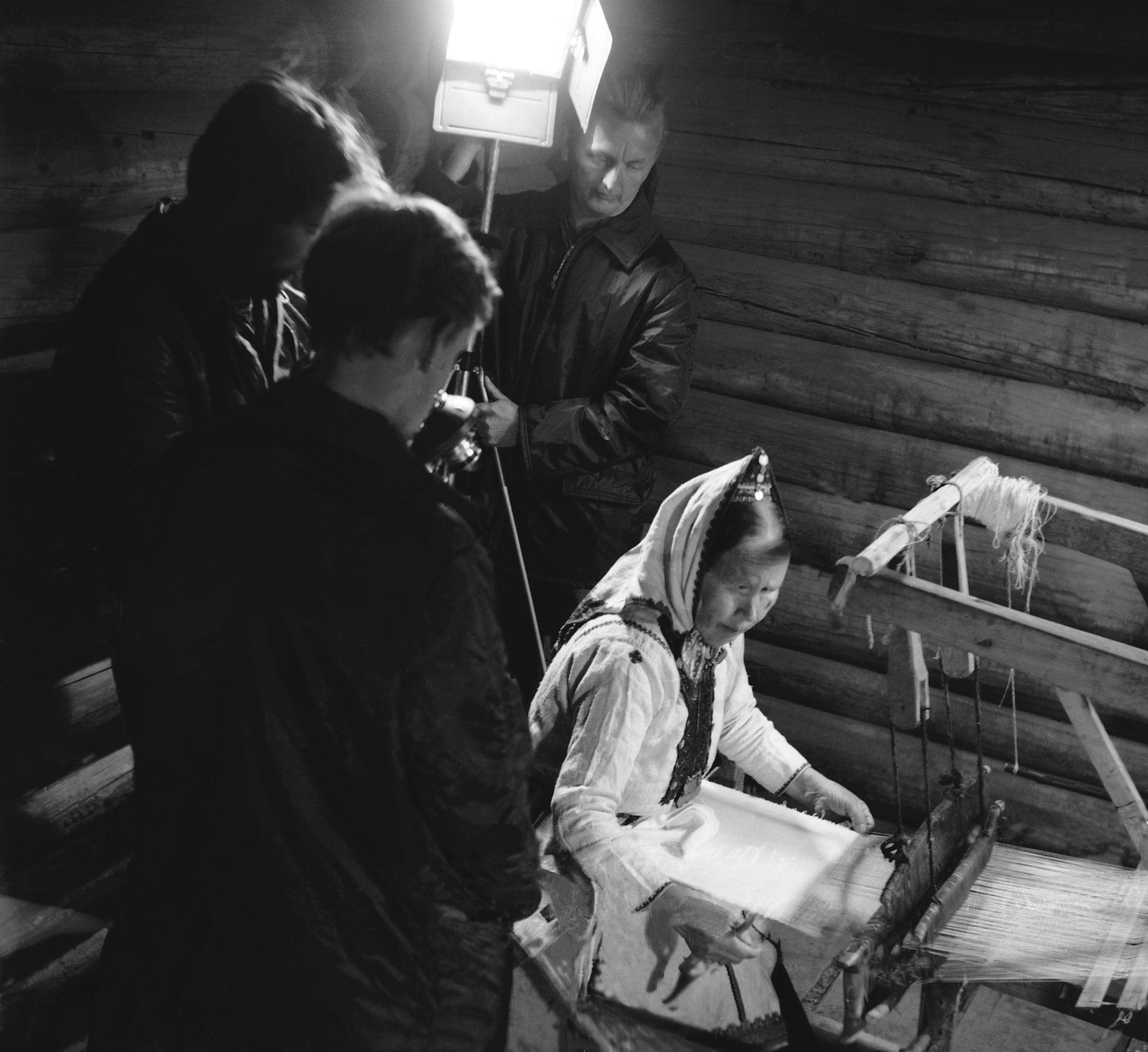 Filmivõtetel Mari külas – Foto Tõnu Seilenthal