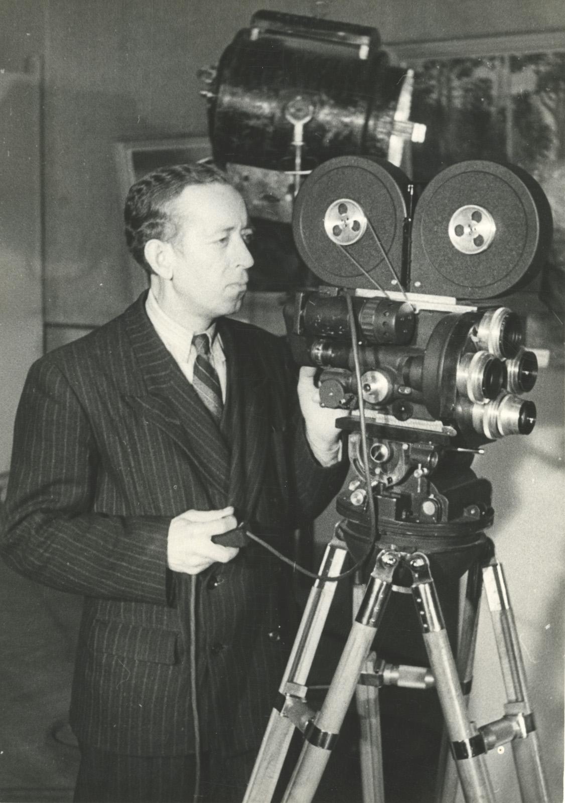 Tallinna Kinostuudio režissöör Konstantin Märska kaamera taga - Filmiarhiivi kogu
