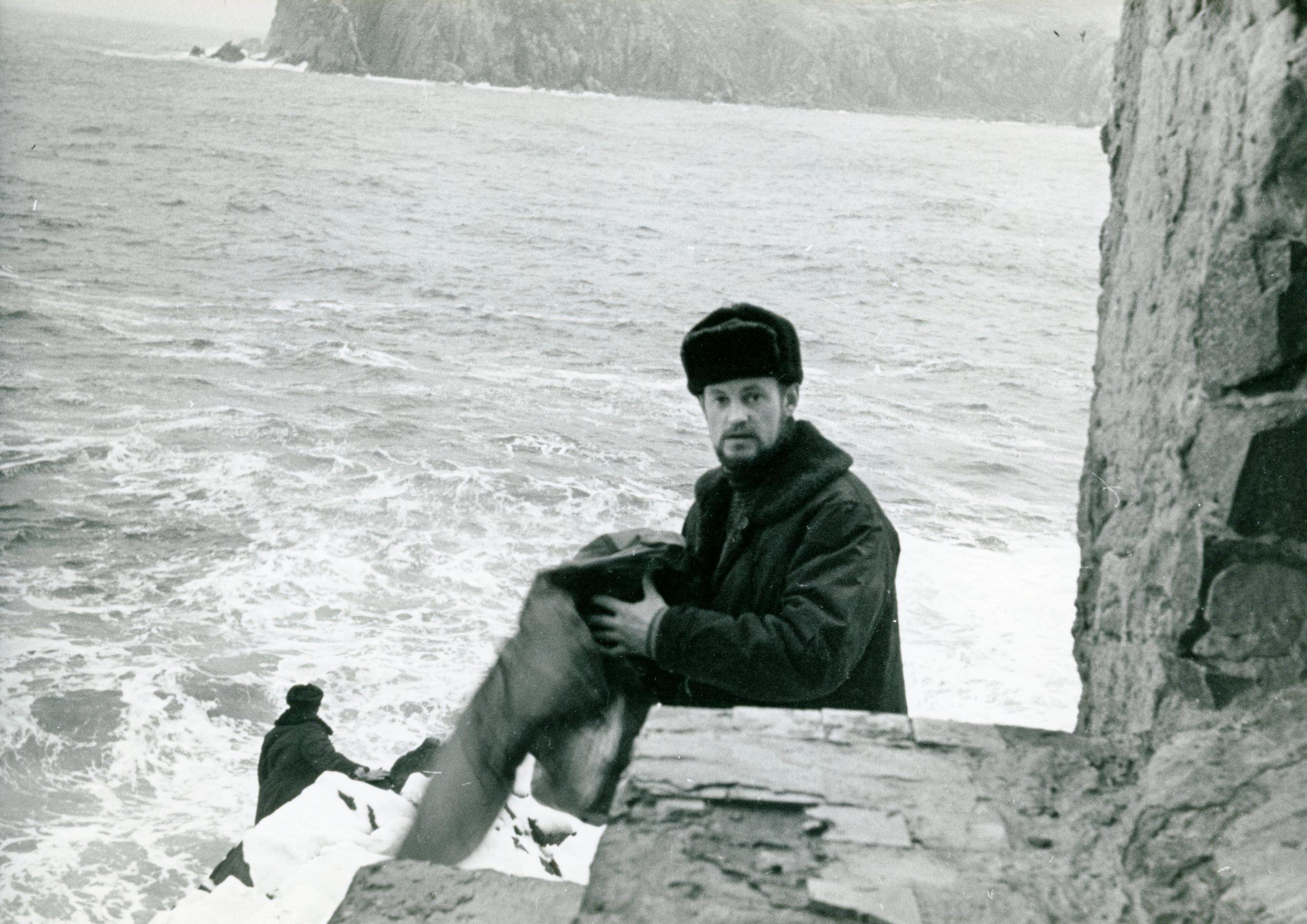 Andres Sööt aastatel 1963—1964  Habarovskis täispika ülevaatefilmi Kaug-Ida jutustusi filmivõtetel 