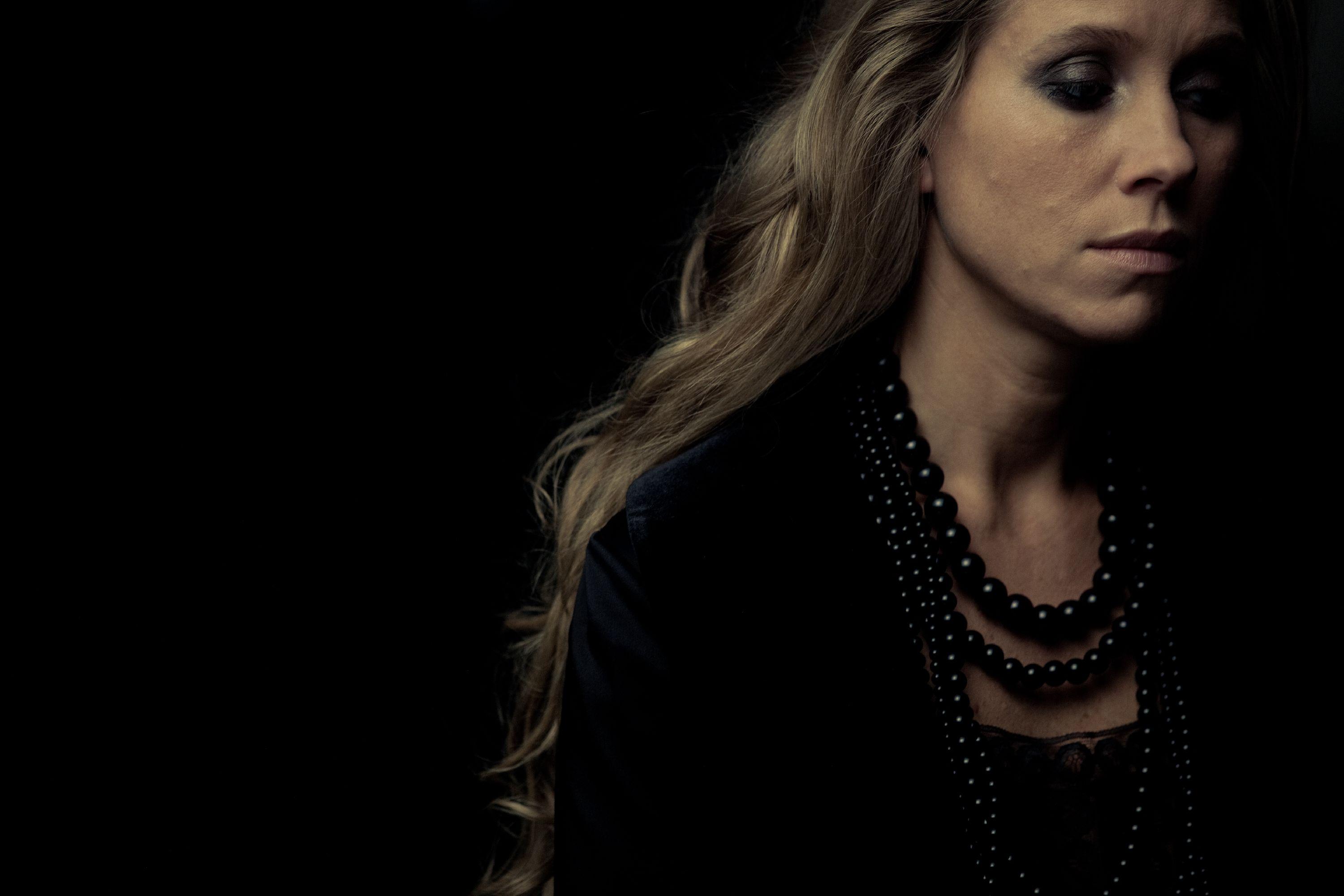 Katariina Unt mängufilmis Idioot (2011) - Foto Gabriela Liivamägi - Homeless Bob Production