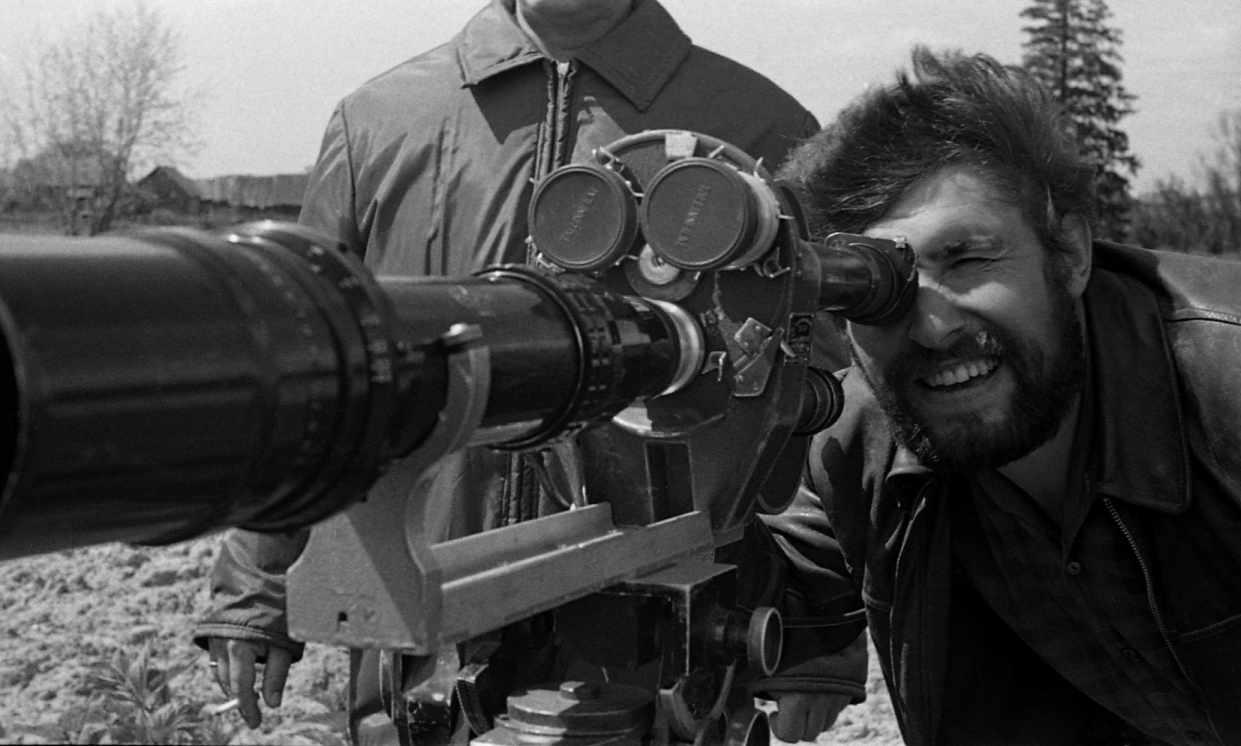 Veelinnurahvas (1970) filmivõtetel - Foto Enn Putnik