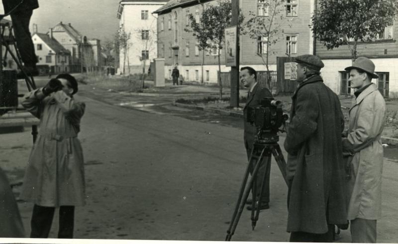 Filmivõtted. Režissöör Igor Jeltsov, isa ostäitja Ants Eskola, filmigrupi liige Andres Sööt