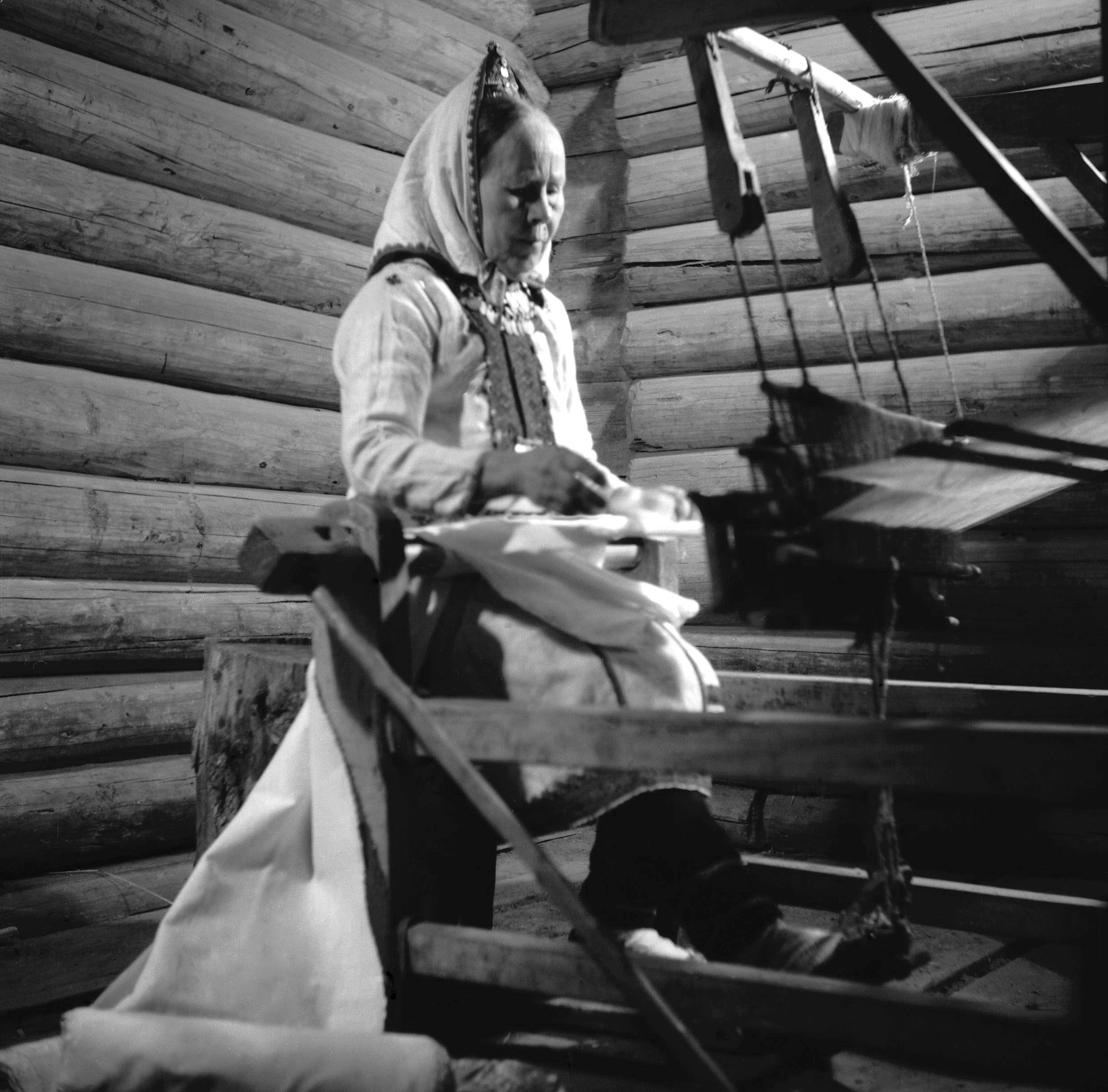 Filmivõtetel Mari külas – Foto Tõnu Seilenthal