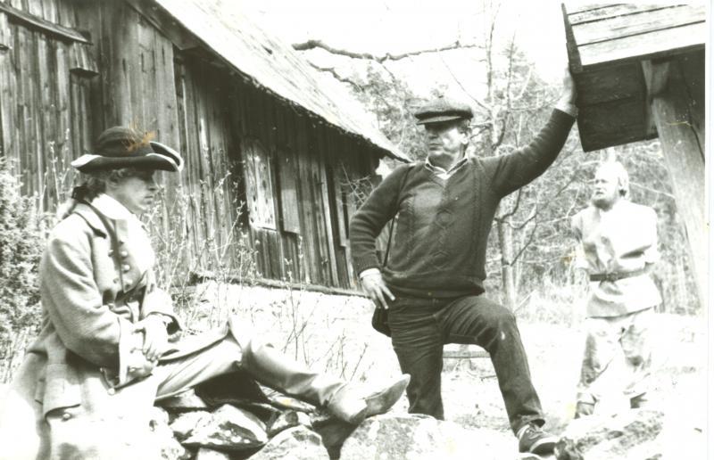 Filmivõtted Ruhnu saarel. Kostümeeritud režissöör Olav Neuland ja operaator Nugzar Ruhadze - Foto Kadi Talpsepp