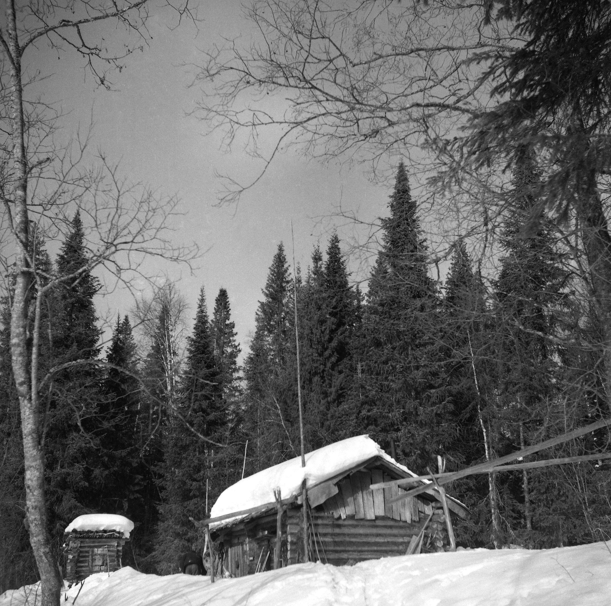 Filmivõtetel Komis - Foto Tõnu Seilenthal