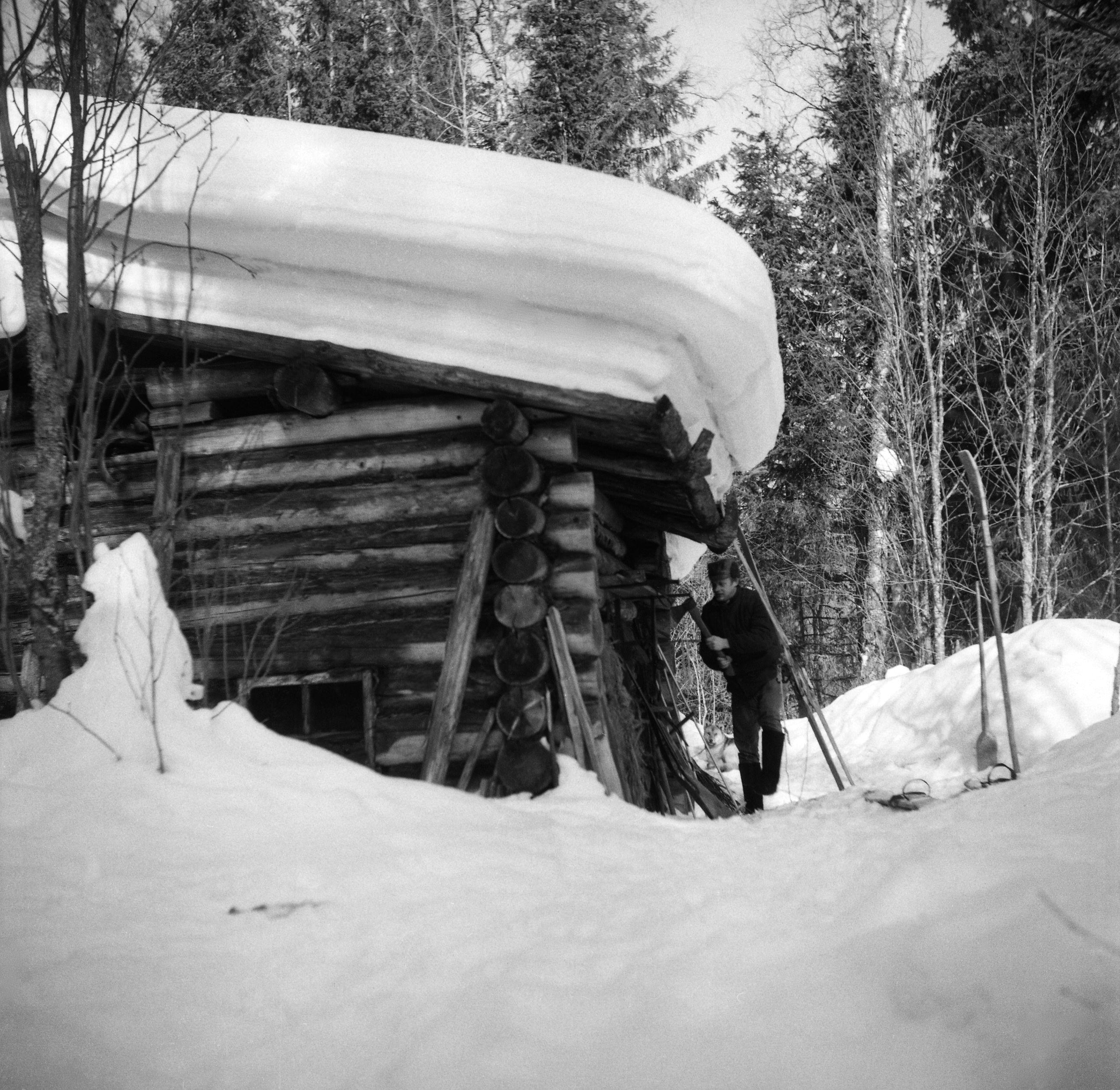 Filmivõtetel Komis - Foto Tõnu Seilenthal