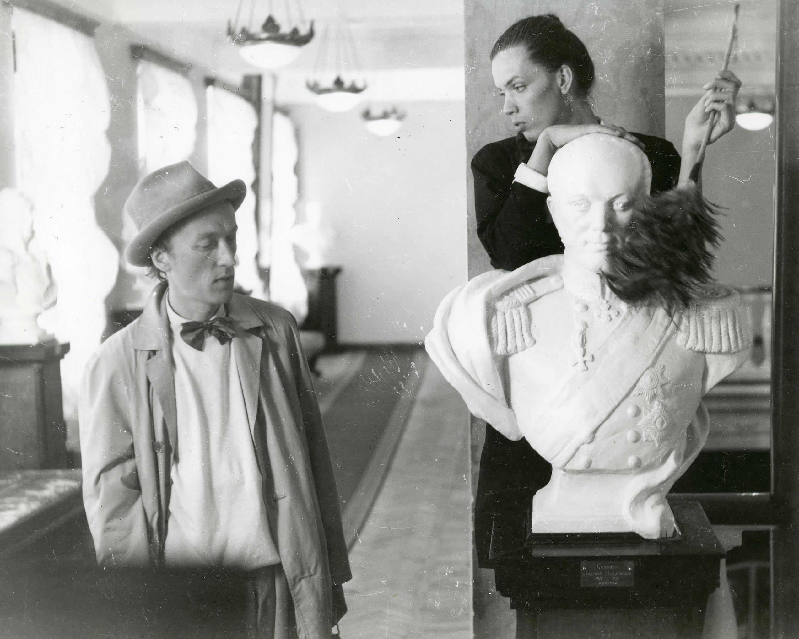 Mängufilm „Vernanda“ (1988) - Mehe osas Sulev Luik, valve Raekojas Viire Valdma