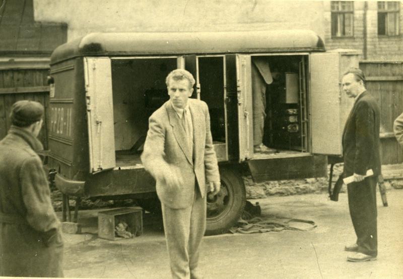 Filmivõtted. Tallinna Kunstiliste ja Kroonikafilmide Stuudio jõujaam, helioperaator Raimond Schönberg