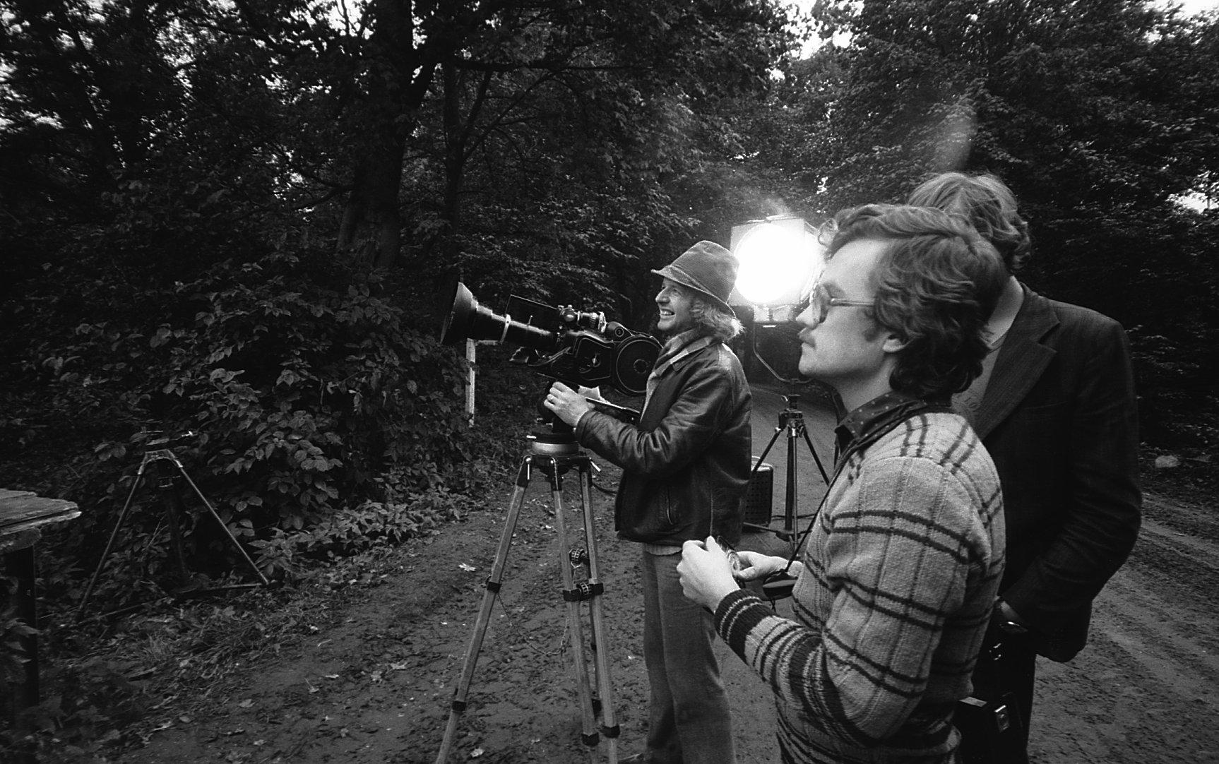Filmivõtetel Matsalus. Kaamera taga režissöör-operaator Mark Soosaar, ees operaatori assisent Kalle Jürgens.