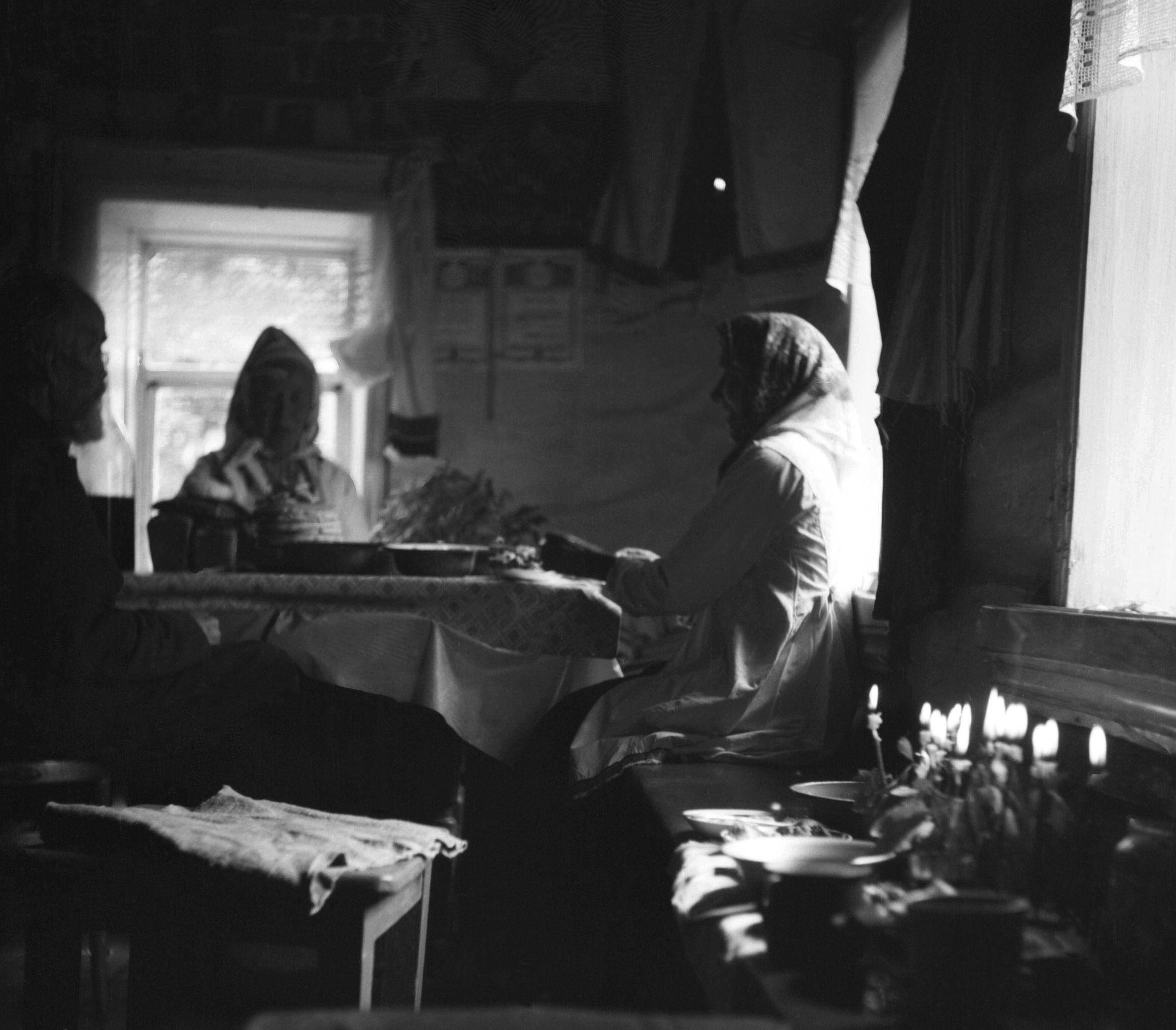 Filmivõtetel Mari külas – Foto Tõnu Seilenthal