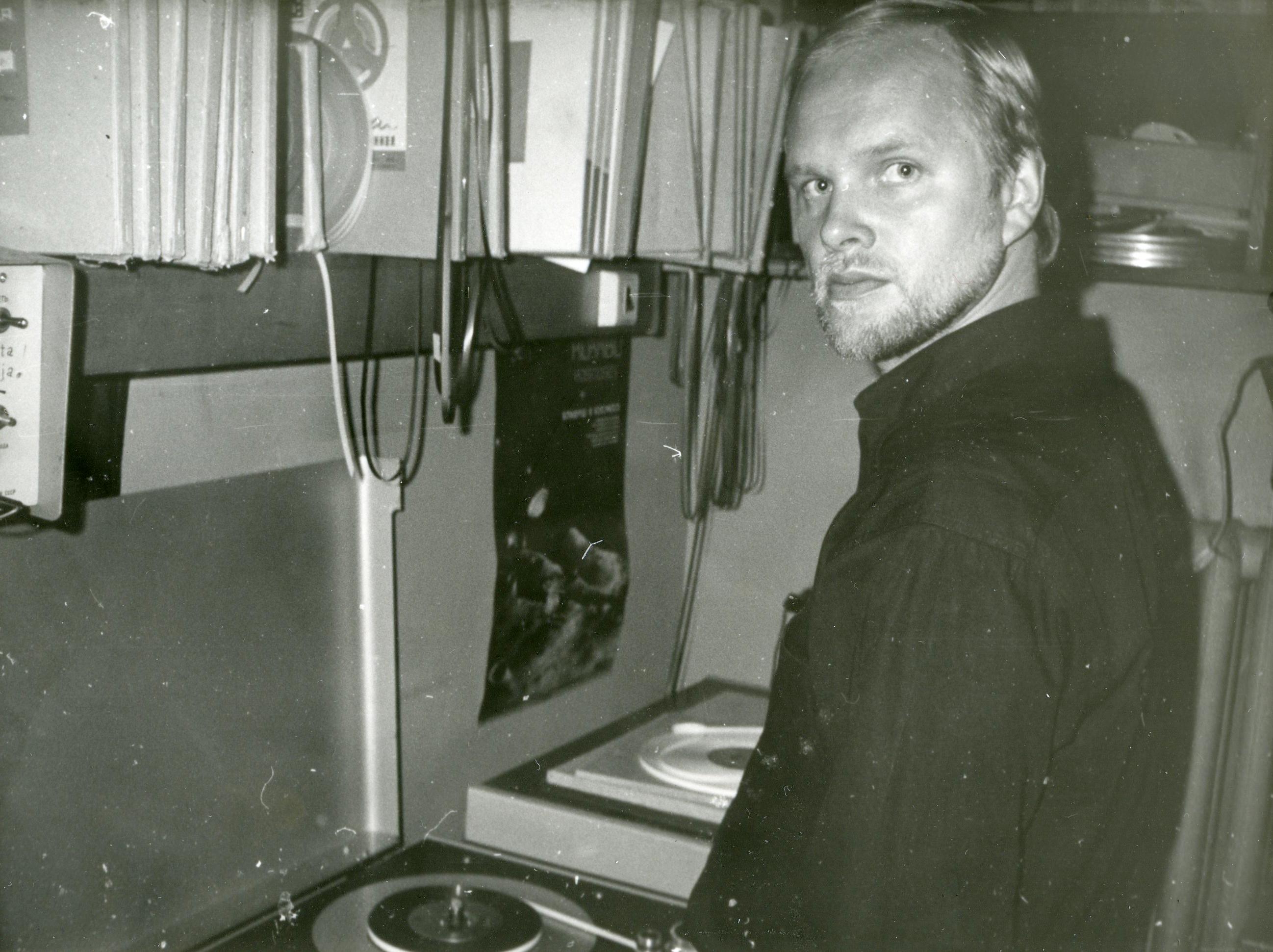 Helilooja Sven Grünberg Tallinnfilmi helistuudios - Foto Kadi Talpsepp