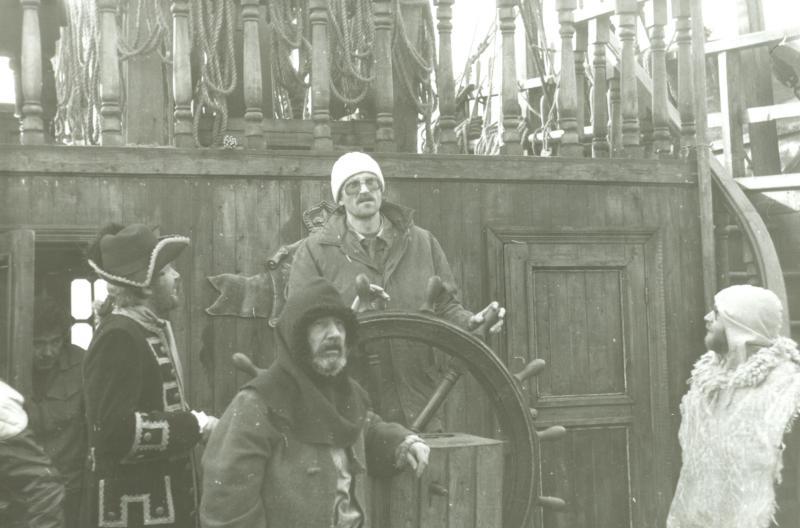 Filmivõtted Jaltas. Näiteljad Juosaz Budraitis ja Herardo Contreras, helioperaator Mati Schönberg, näitleja Ivo Eensalu - Foto Kadi Talpsepp