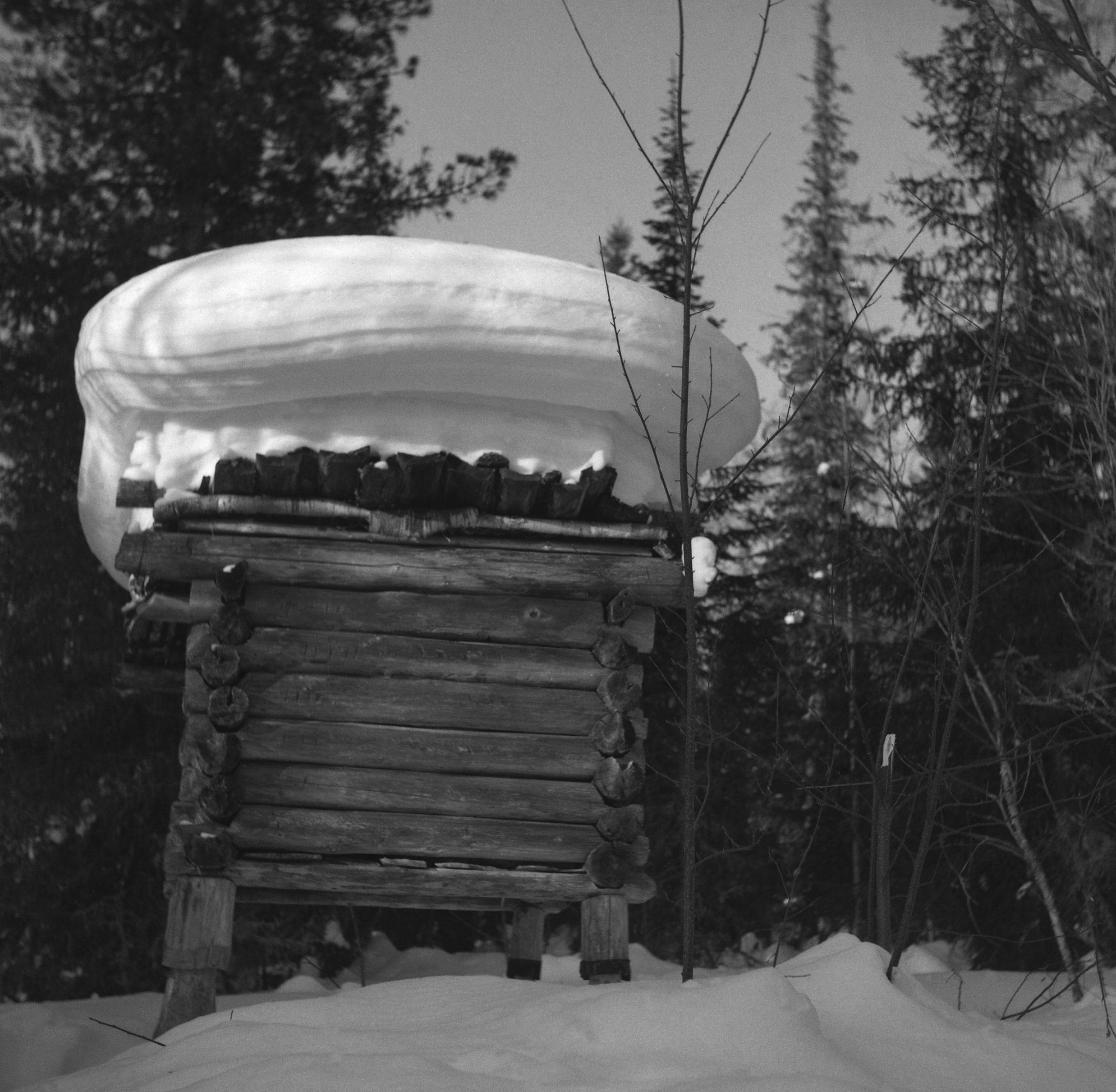 Filmivõtetel Komis - Foto Tõnu Seilenthal
