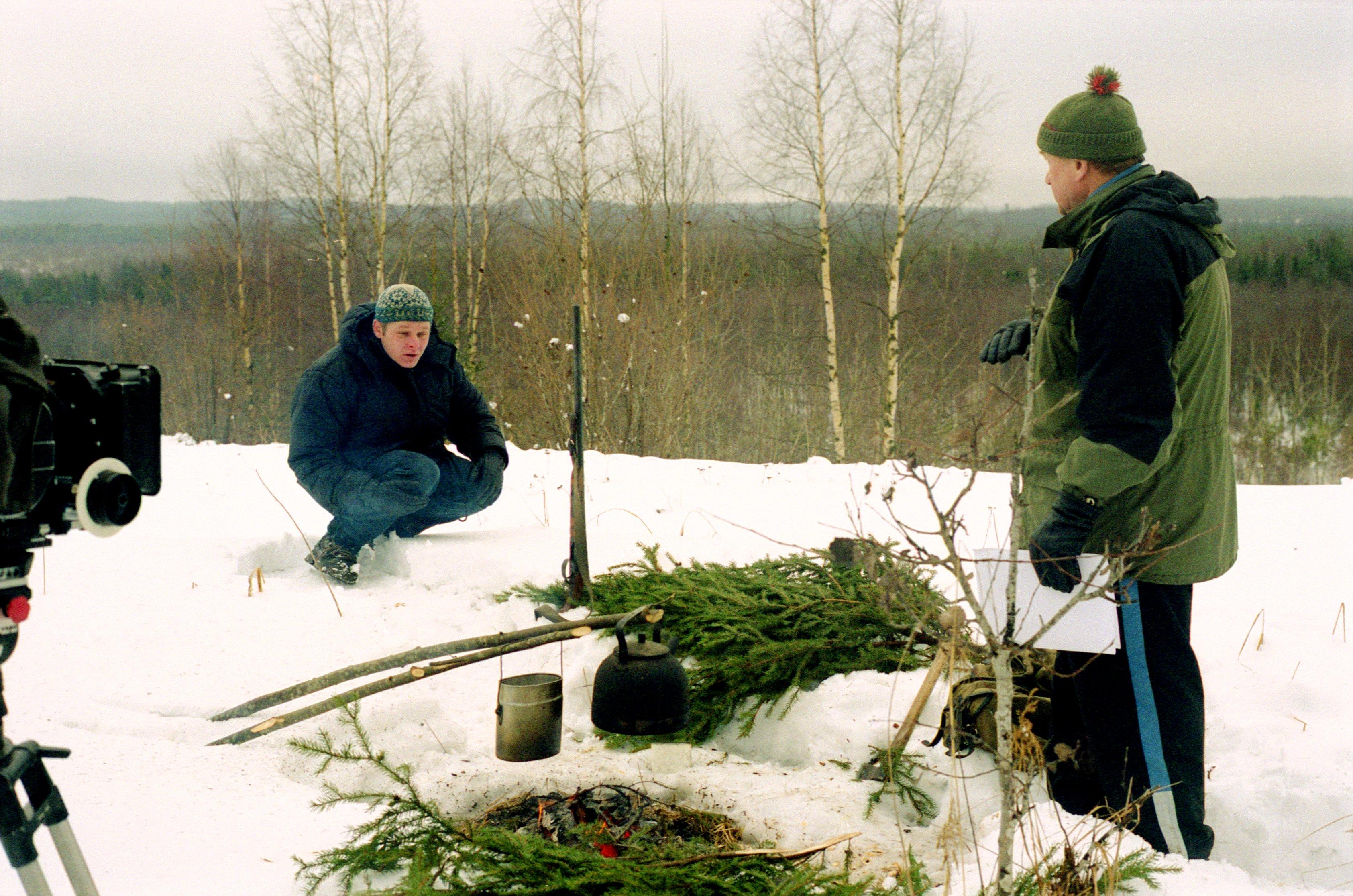 Filmivõtted Eestis, Kõrvemaal. Operaator Rein Kotov ja režissöör Arvo Iho.