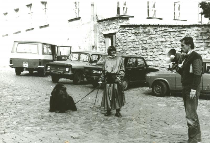 Filmivõtted Tallinnas Toompeal. Tsirkuse karu, karu perenaine, režissöör Olav Neuland - Foto Kadi Talpsepp