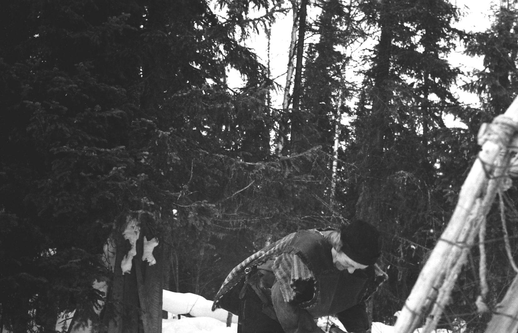 Filmivõtetel Komis - Foto Tõnu Seilenthal