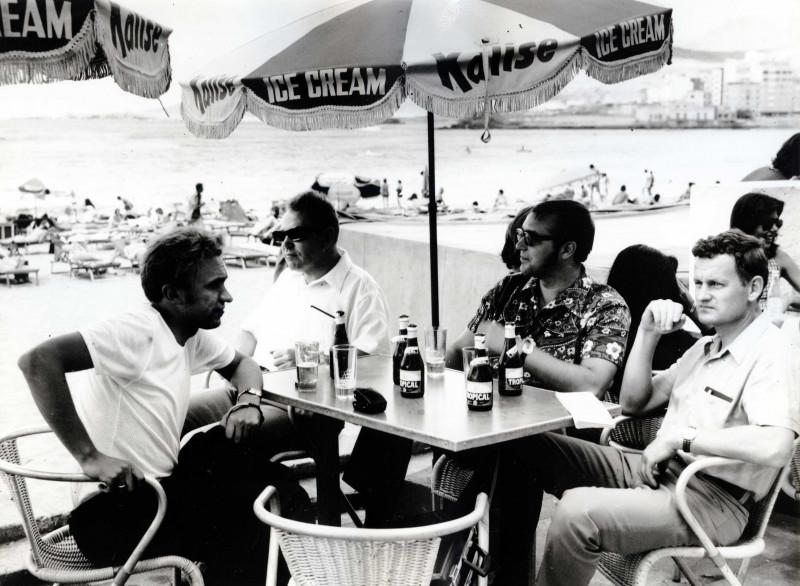 Reisiseltskond Las Palmases (1974): Aare Tiisväli, laeva kapten Max Kraska, Enn Kreem ja Andres Sööt