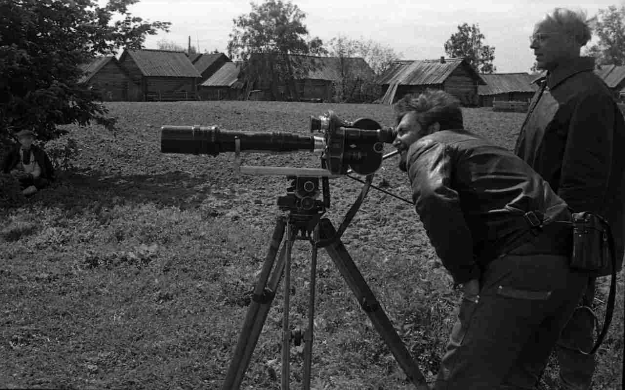 Veelinnurahvas (1970) filmivõtetel - Foto Enn Putnik