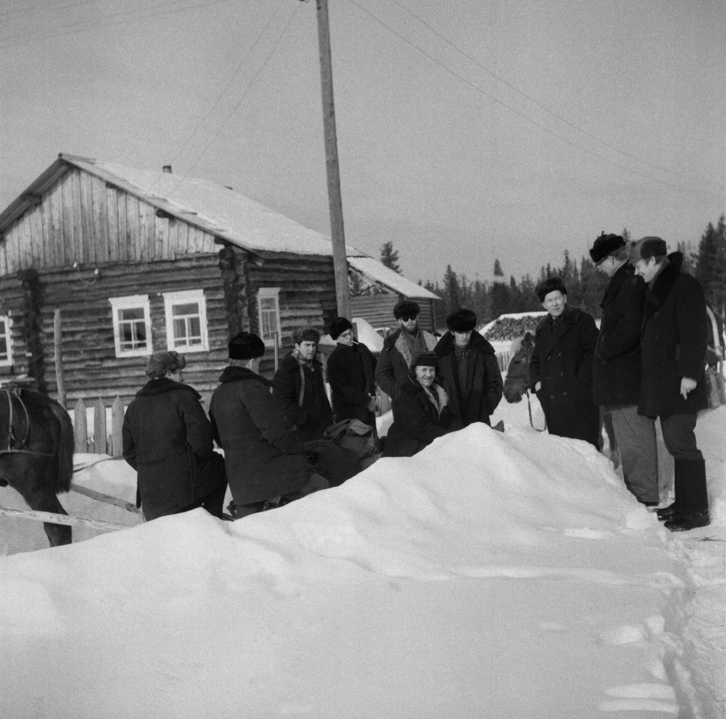 Filmivõtetel Komis - Foto Tõnu Seilenthal