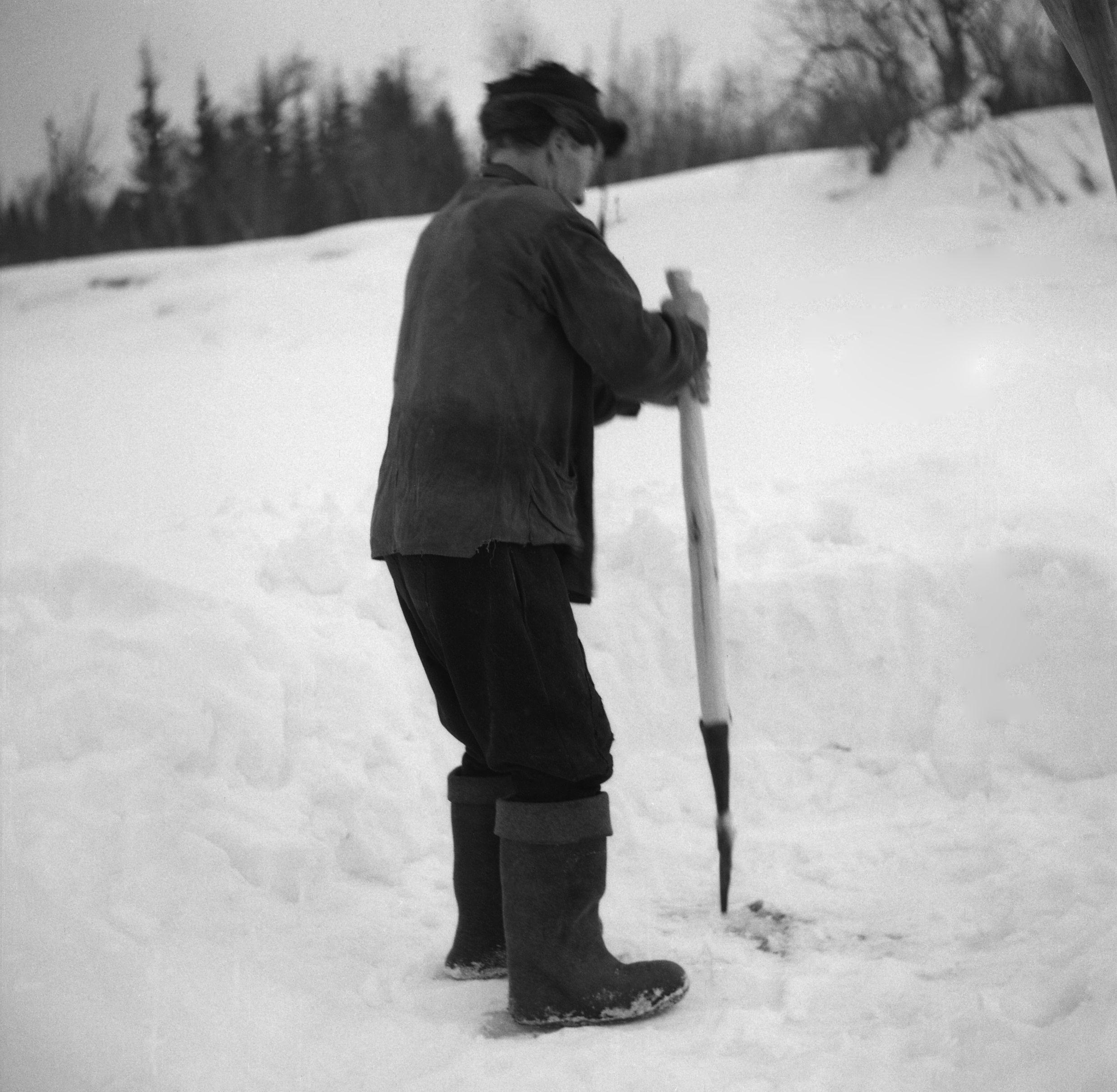 Filmivõtetel Komis - Foto Tõnu Seilenthal
