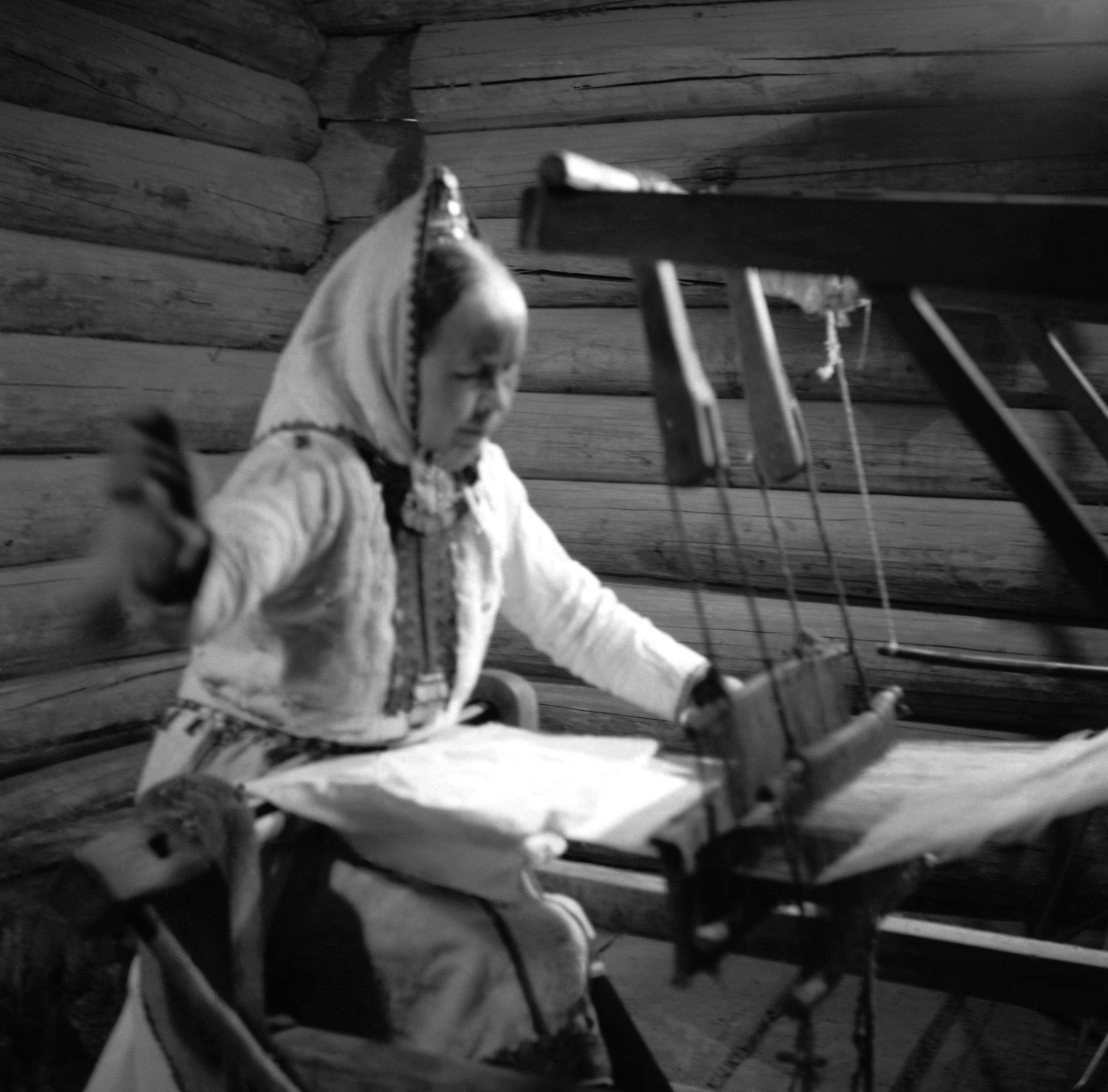 Filmivõtetel Mari külas – Foto Tõnu Seilenthal