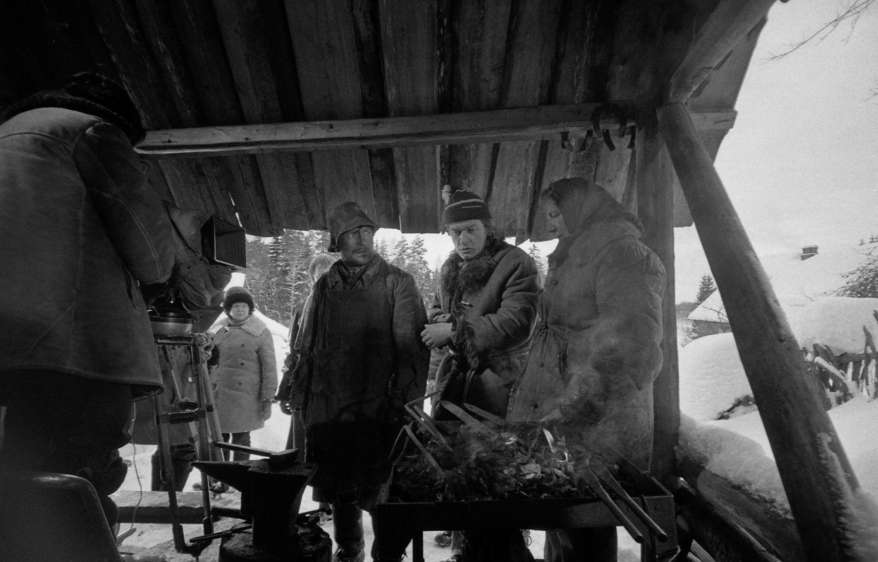 Sepatööd. Jüri Piiri osatäitja Rudolf Allabert, operaator Arvo Iho ja Roosi Piiri osatäitja Nelli Taar. 