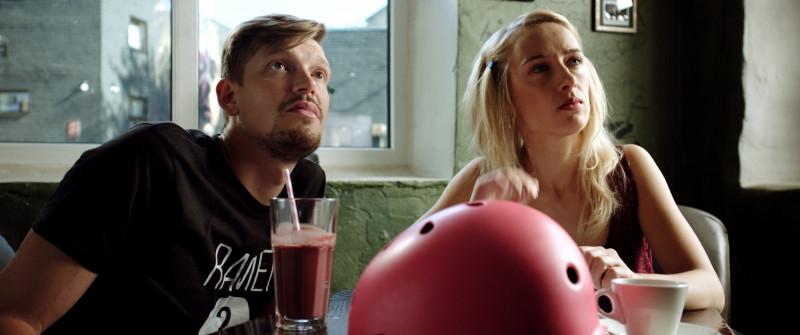 Liisa Pulk ja Henrik Kalmet mängufilmis Ükssarvik (2019) - Tallifornia