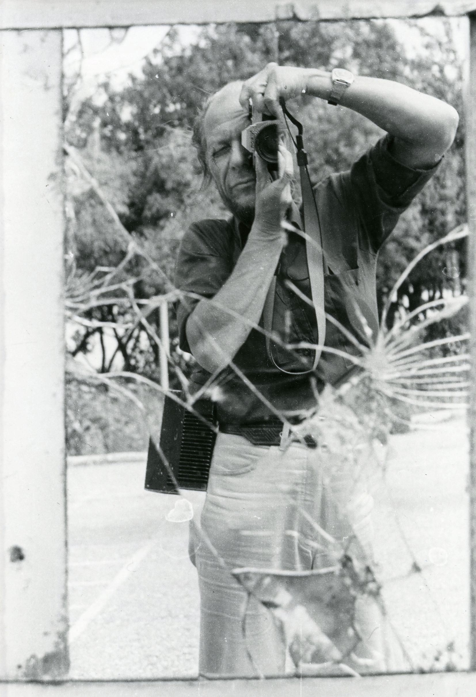 Peeter Tooming endises raketibaasis Saaremaal 1992 - Foto Peeter Ülevain