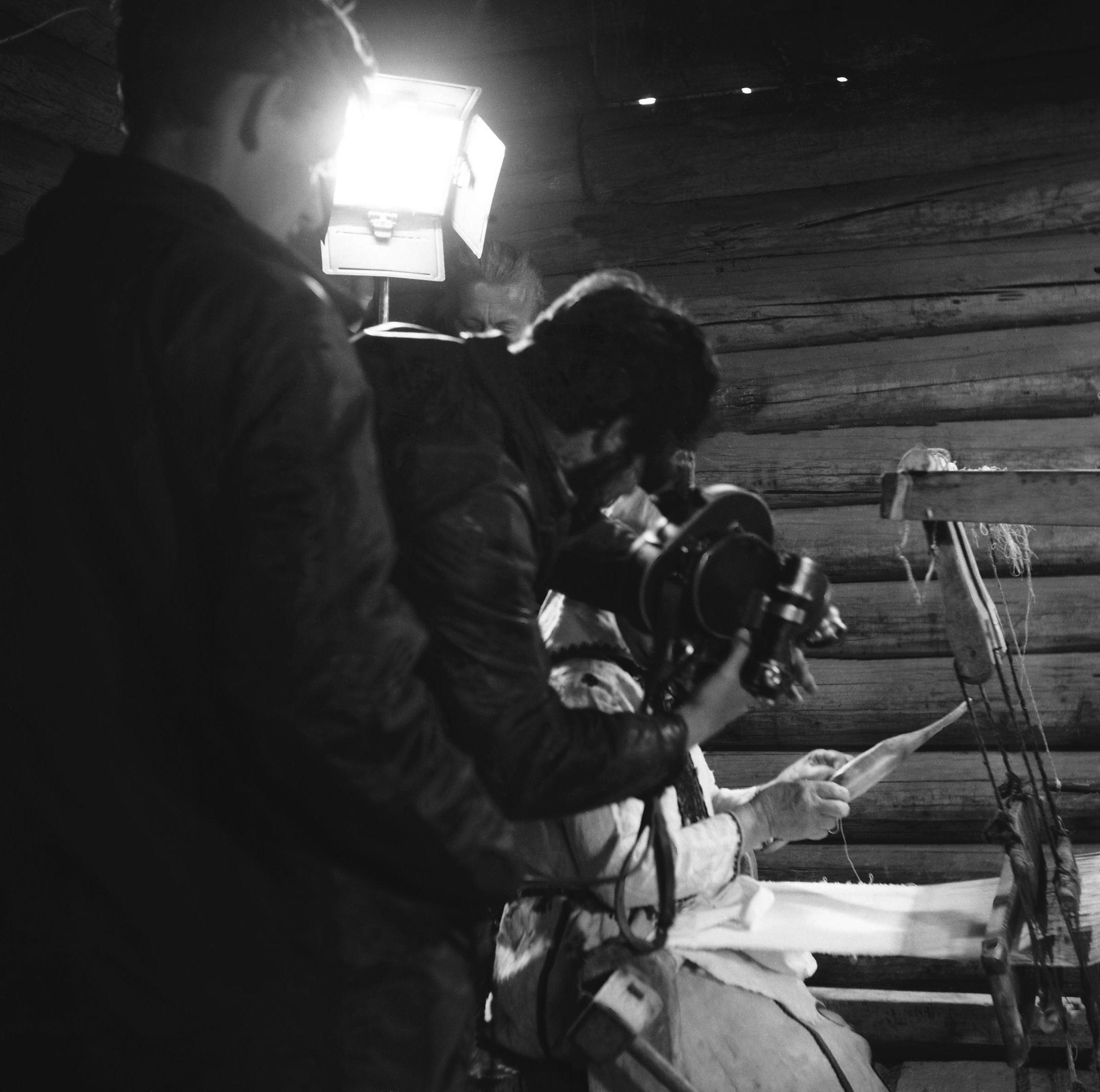 Filmivõtetel Mari külas – Foto Tõnu Seilenthal