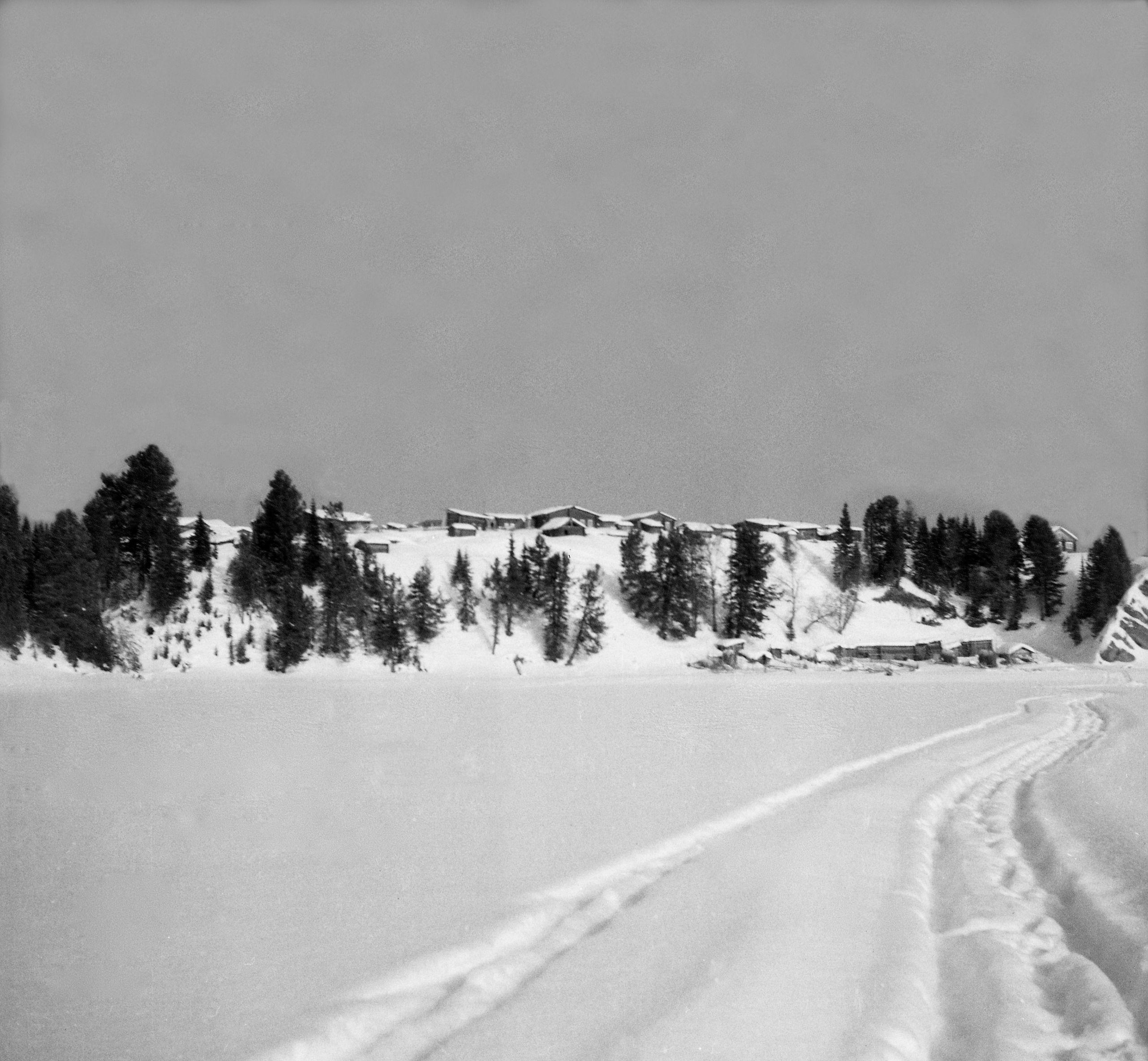 Filmivõtetel Komis - Foto Tõnu Seilenthal