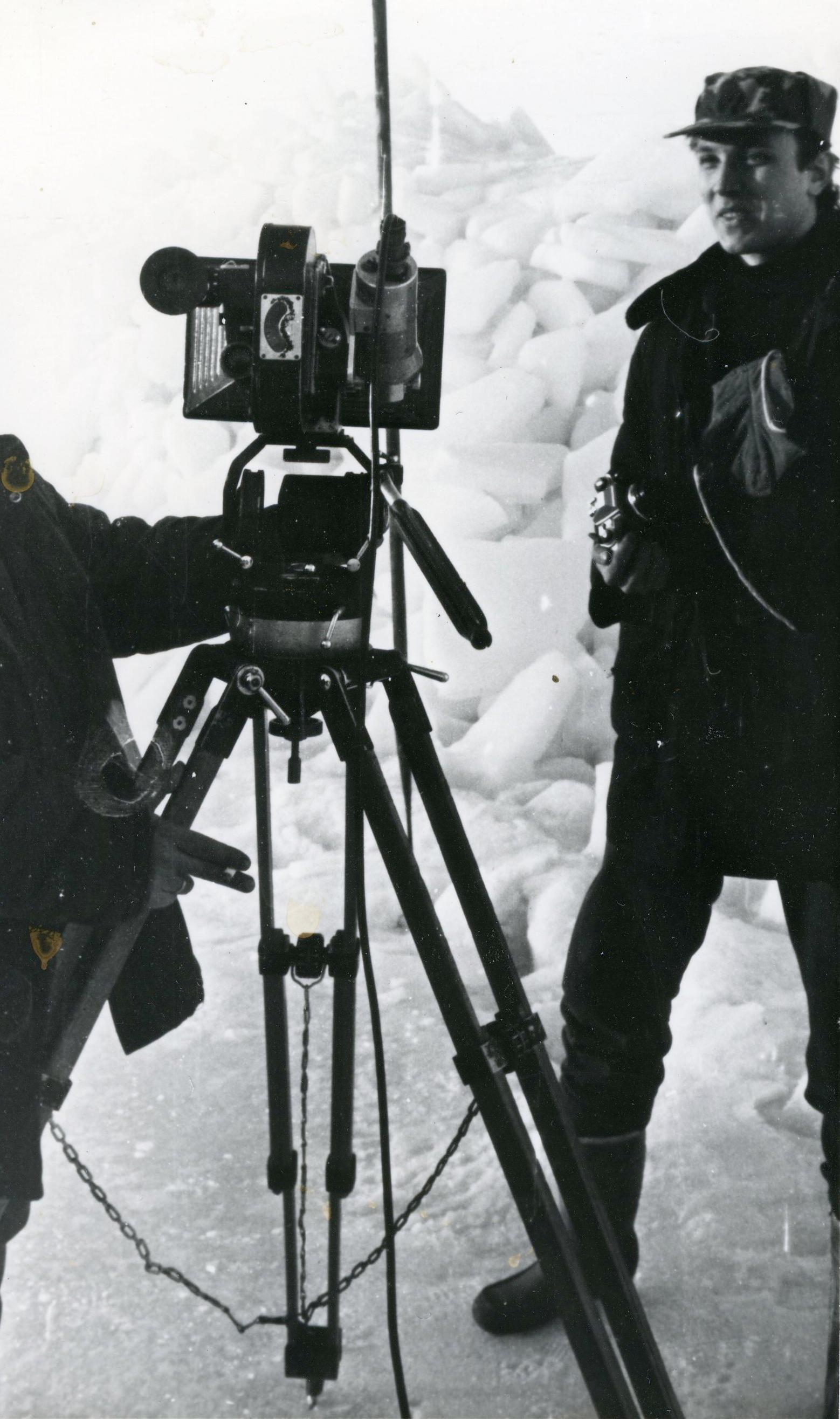 Filmivõtted Eisma rannas. Pürotehnik Peep Kriisa - Foto Kadi Talpsepp