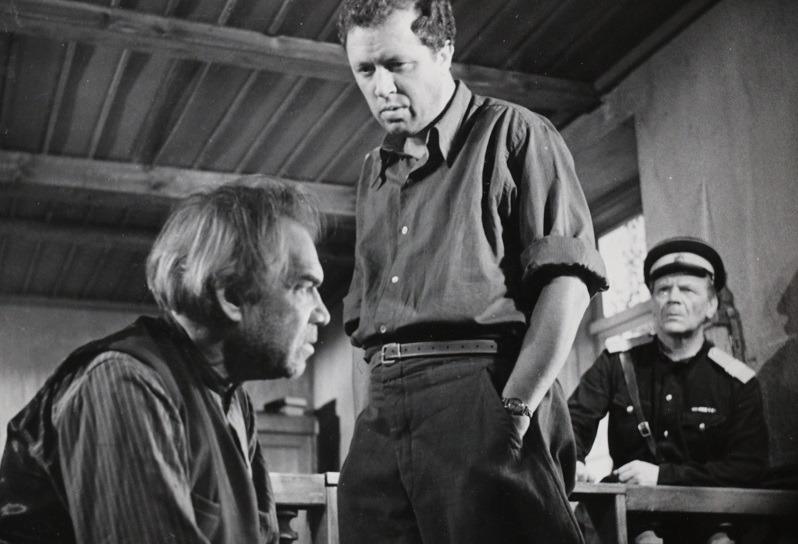 Kaarel Karm, Einari Koppel ja Rudolf Nuude mängufilmis „Jäljed“ (1963) – Perekond Järveti kogu