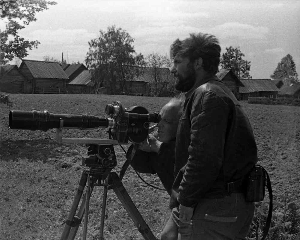 Veelinnurahvas (1970) filmivõtetel - Foto Enn Putnik